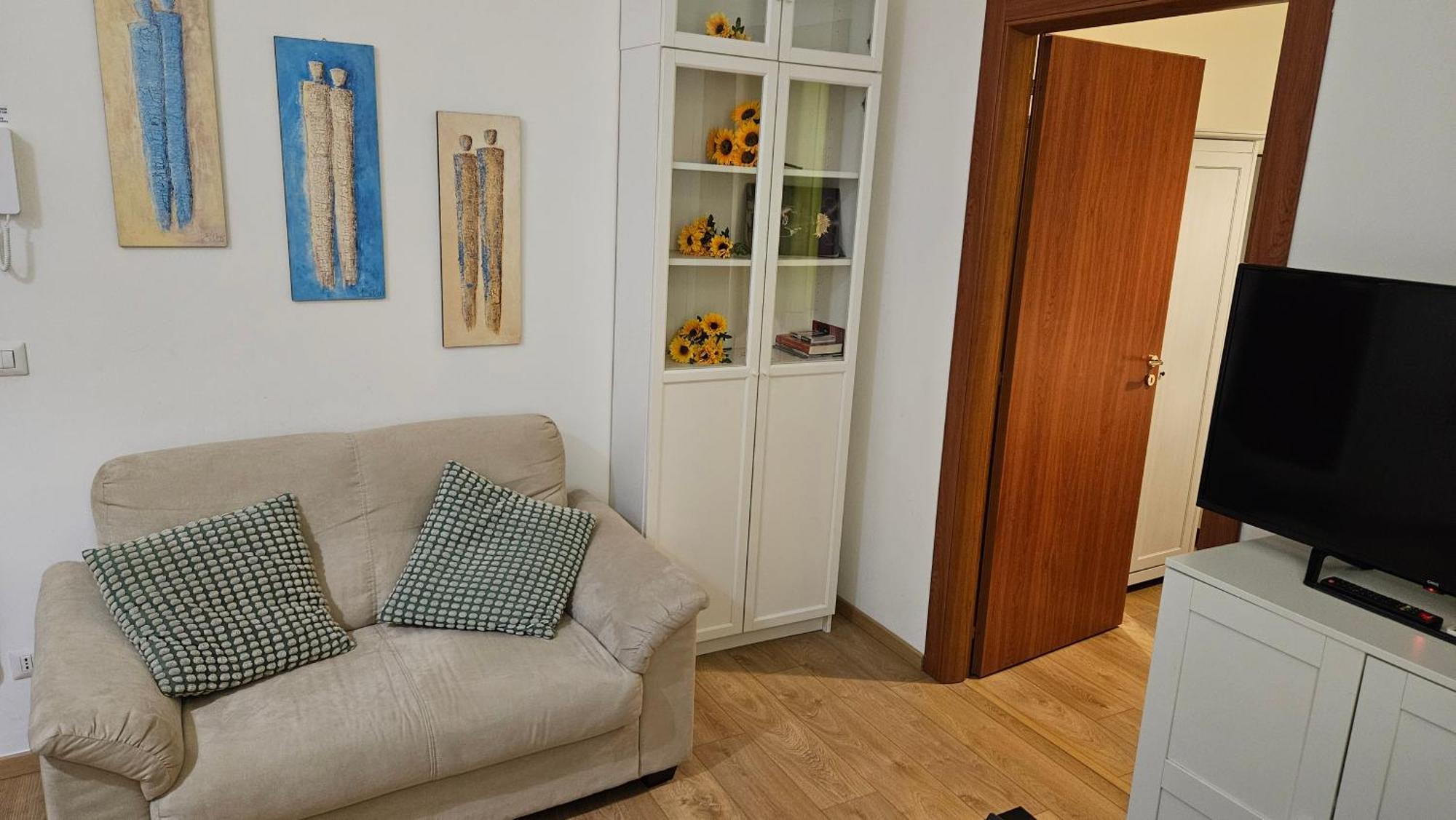 Flat 381 Apartment *