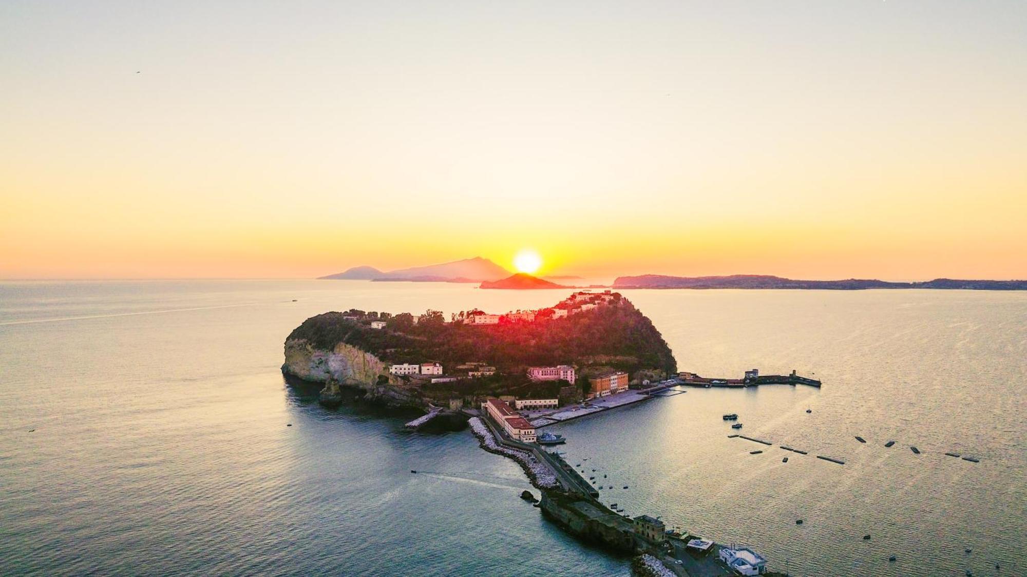 Follaky Secret Garden * Naples