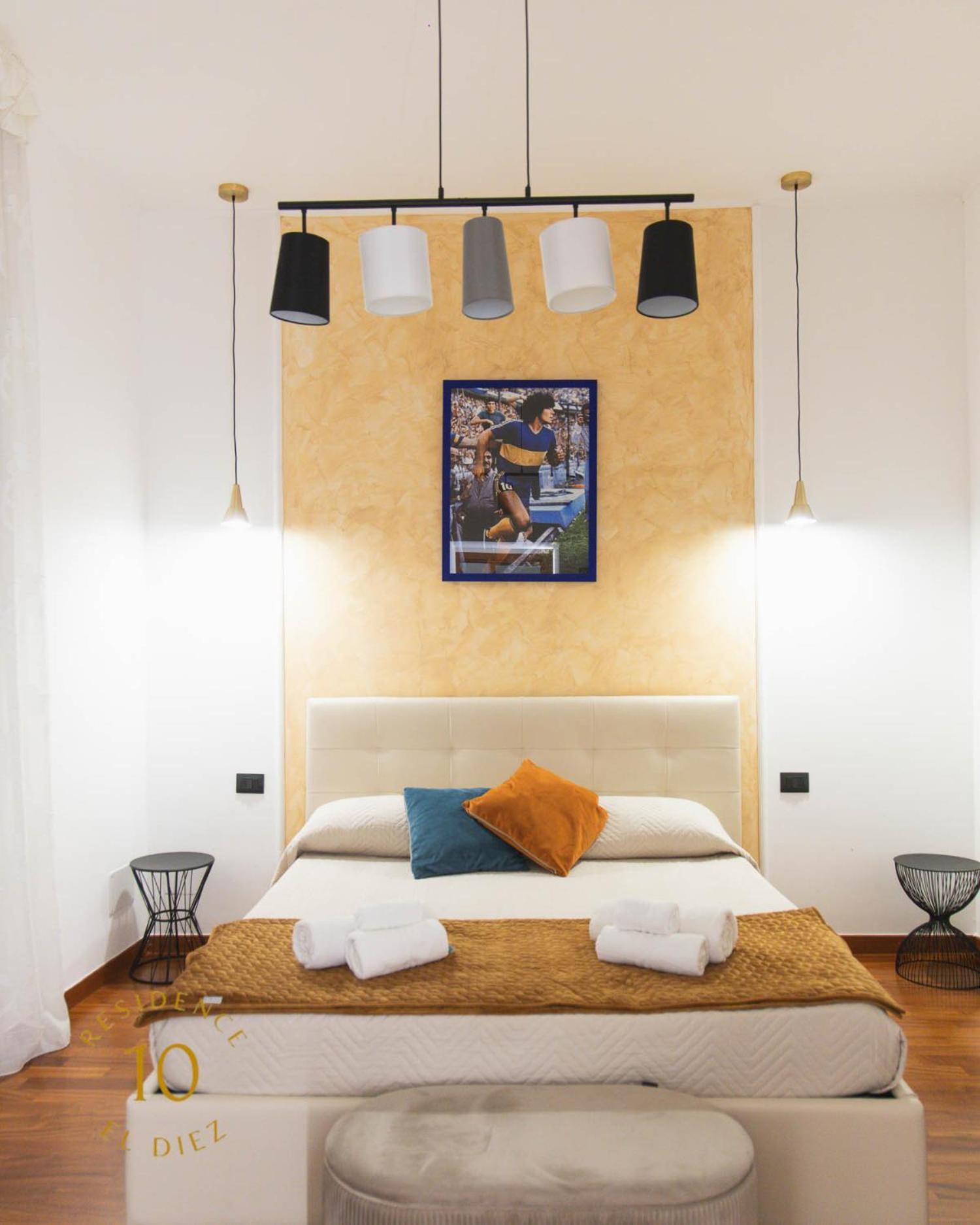 El Diez Naples
