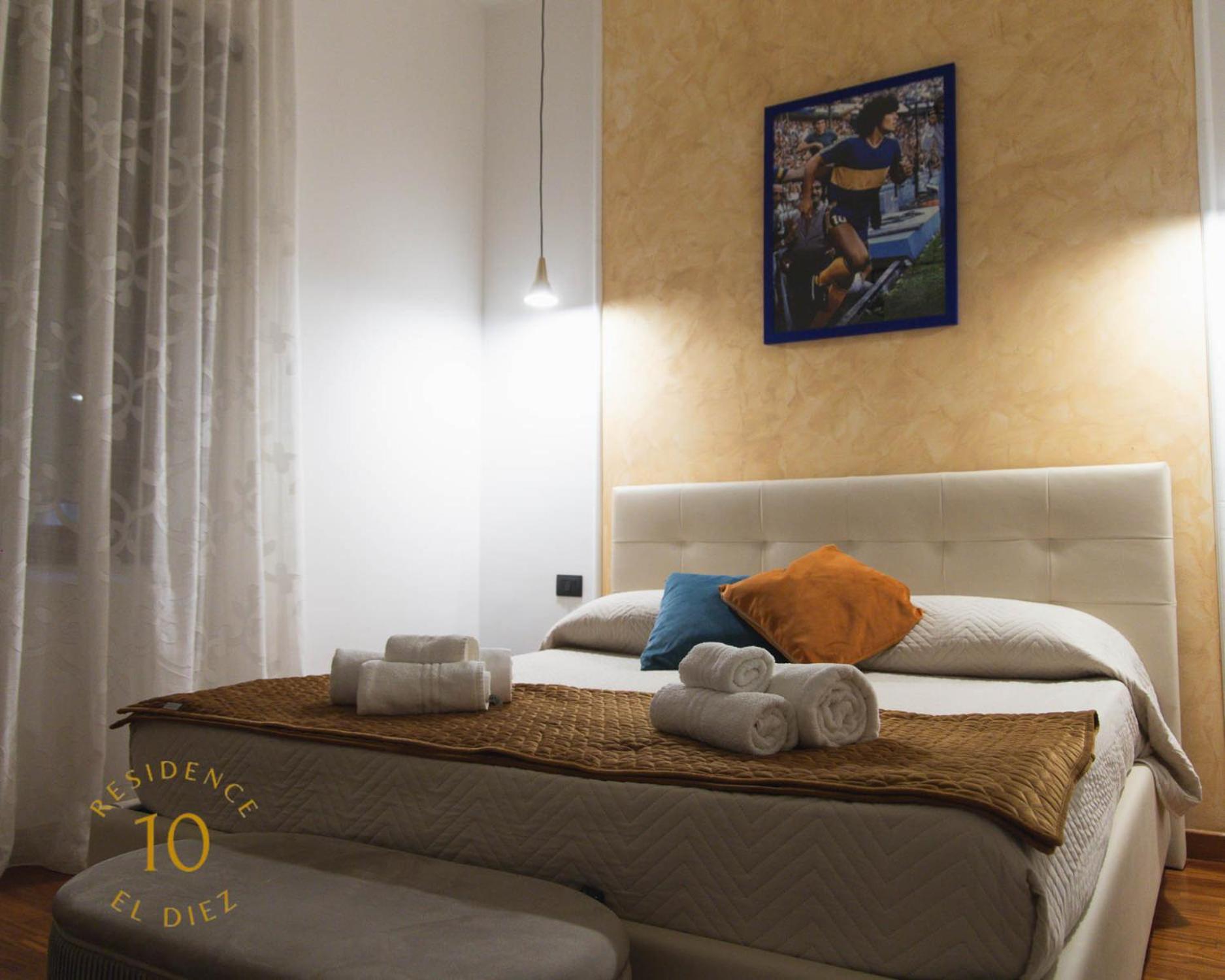 El Diez Guest house Naples