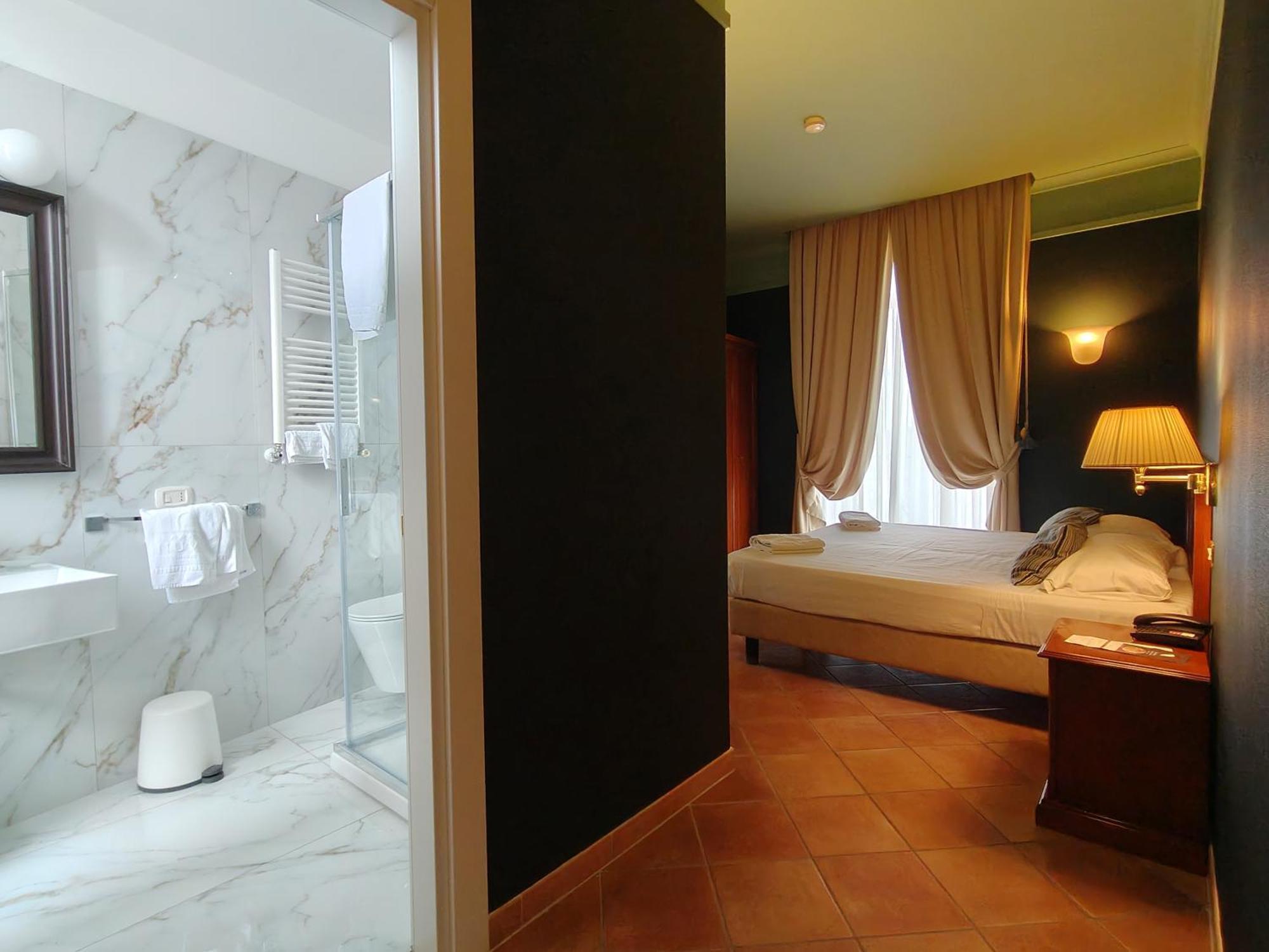 Nuvo Hotel