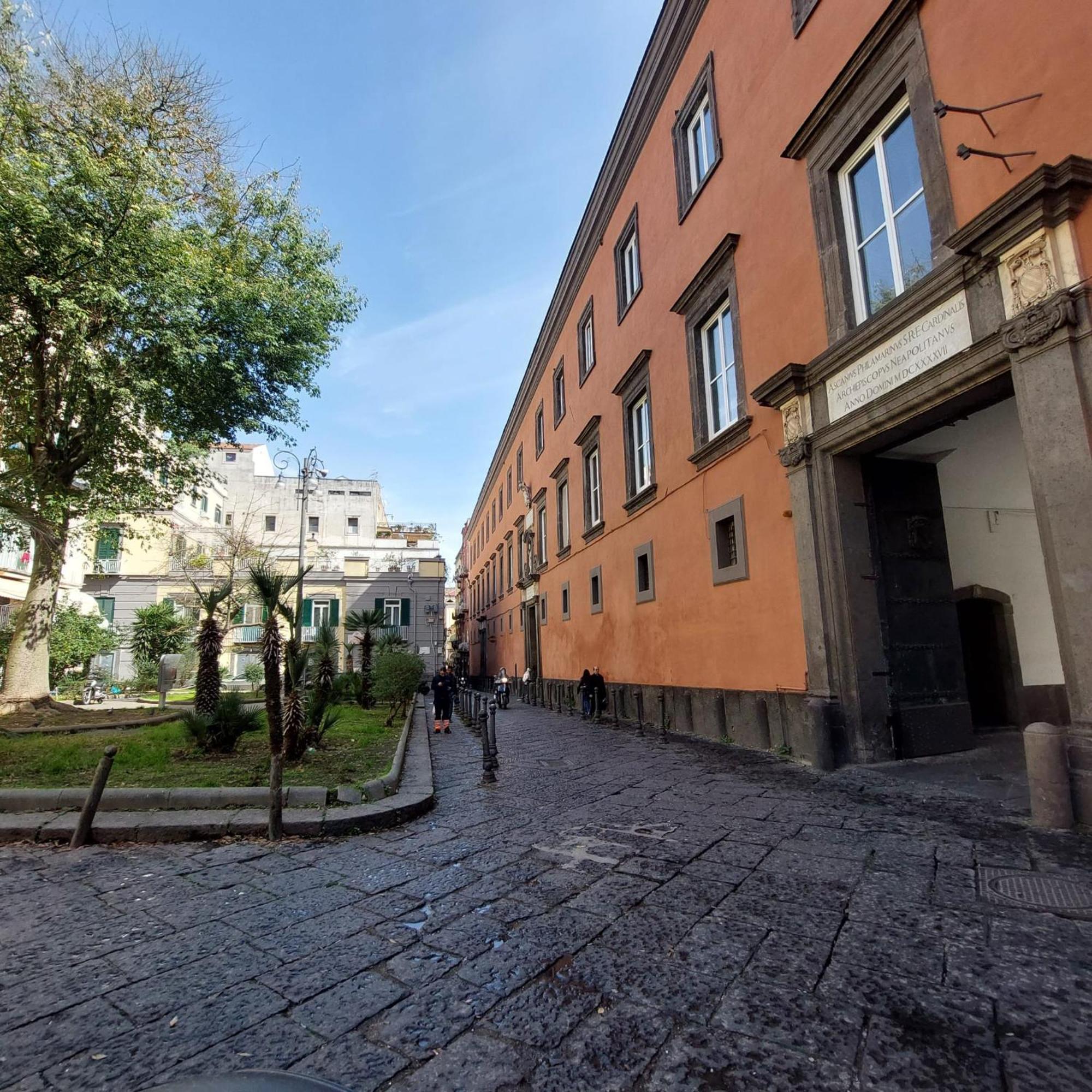 Queen 20 - Private Duomo Guest house Naples