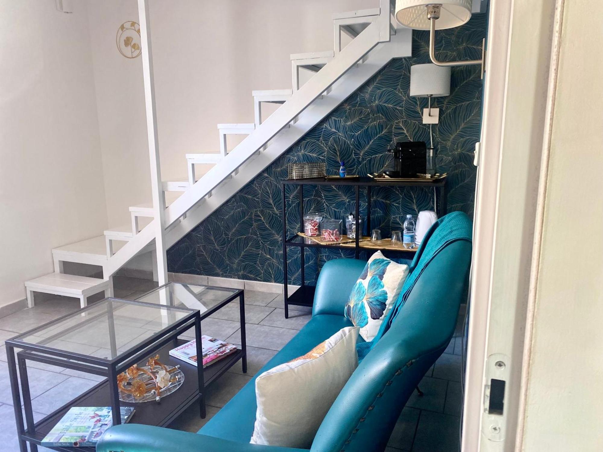 The Nest, Nel Cuore Di Chiaia Naples