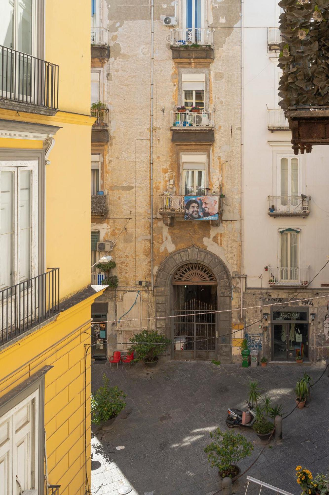 Ecce Your Apartment Naples