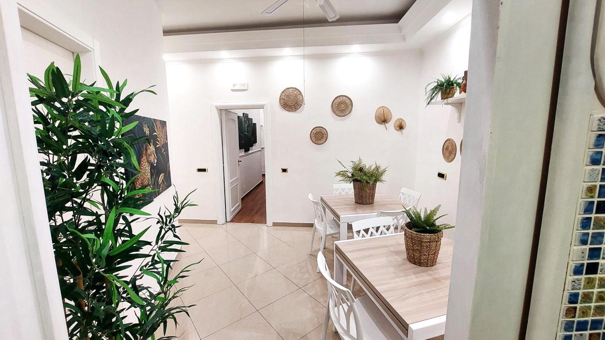 Grande & Favoloso Vicino Il Museo Madre Apartment