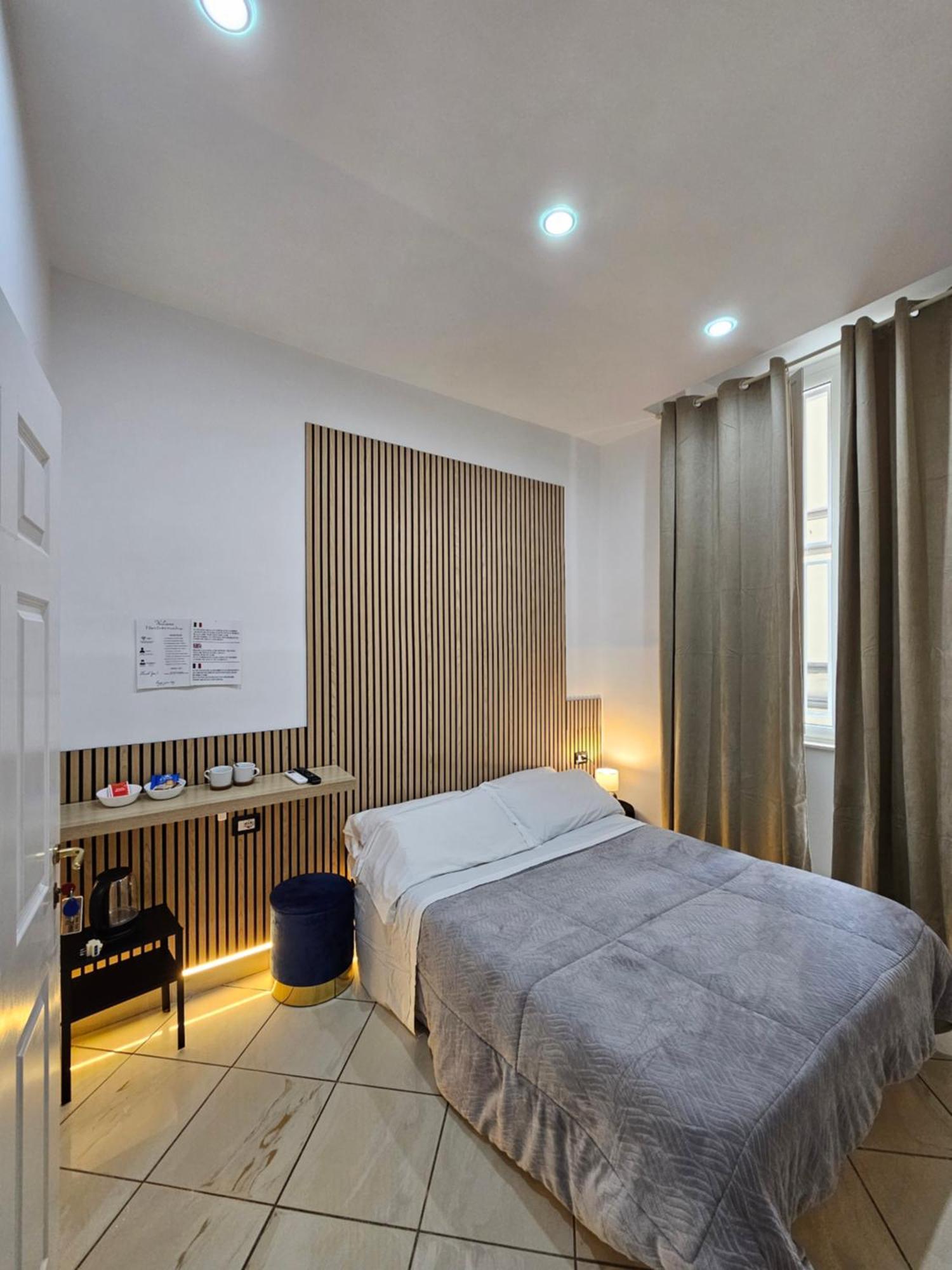 Room&jacuzzi 2* Naples