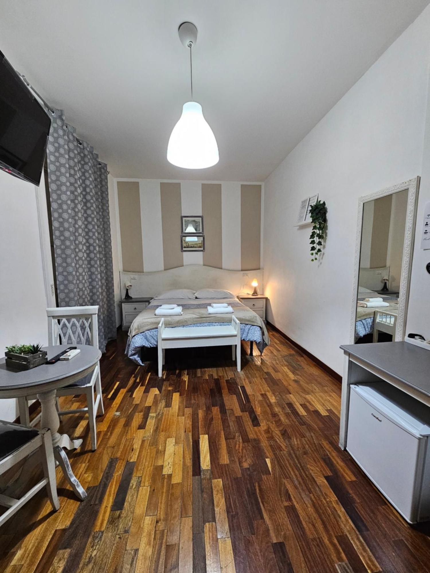 Guest house Room&jacuzzi 2*