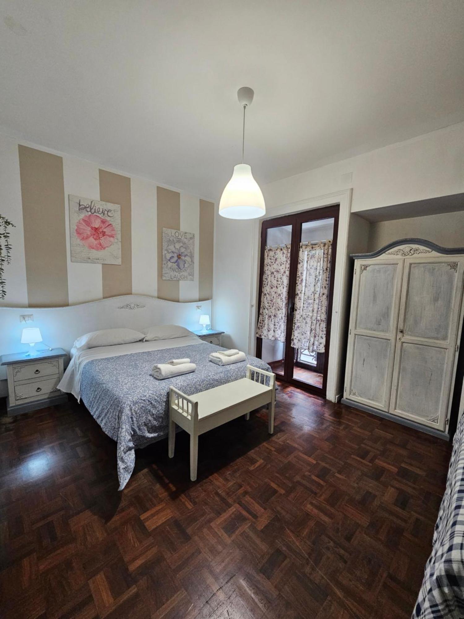 Room&jacuzzi Naples