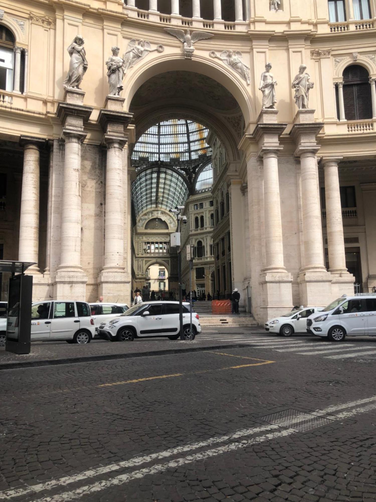 Civico 22 Silvestre Naples