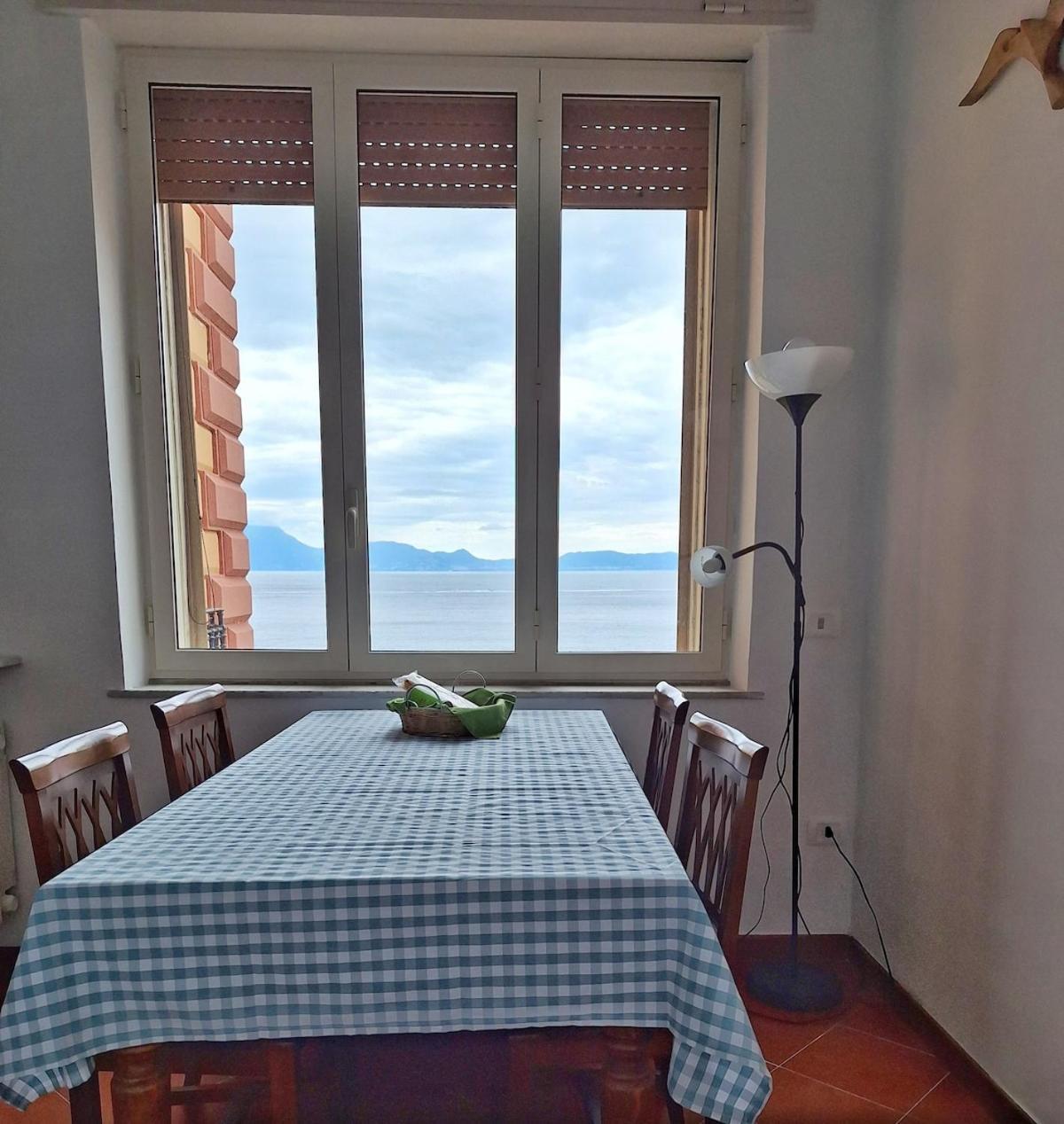 Casa Parthenope, A Window On The Sea *