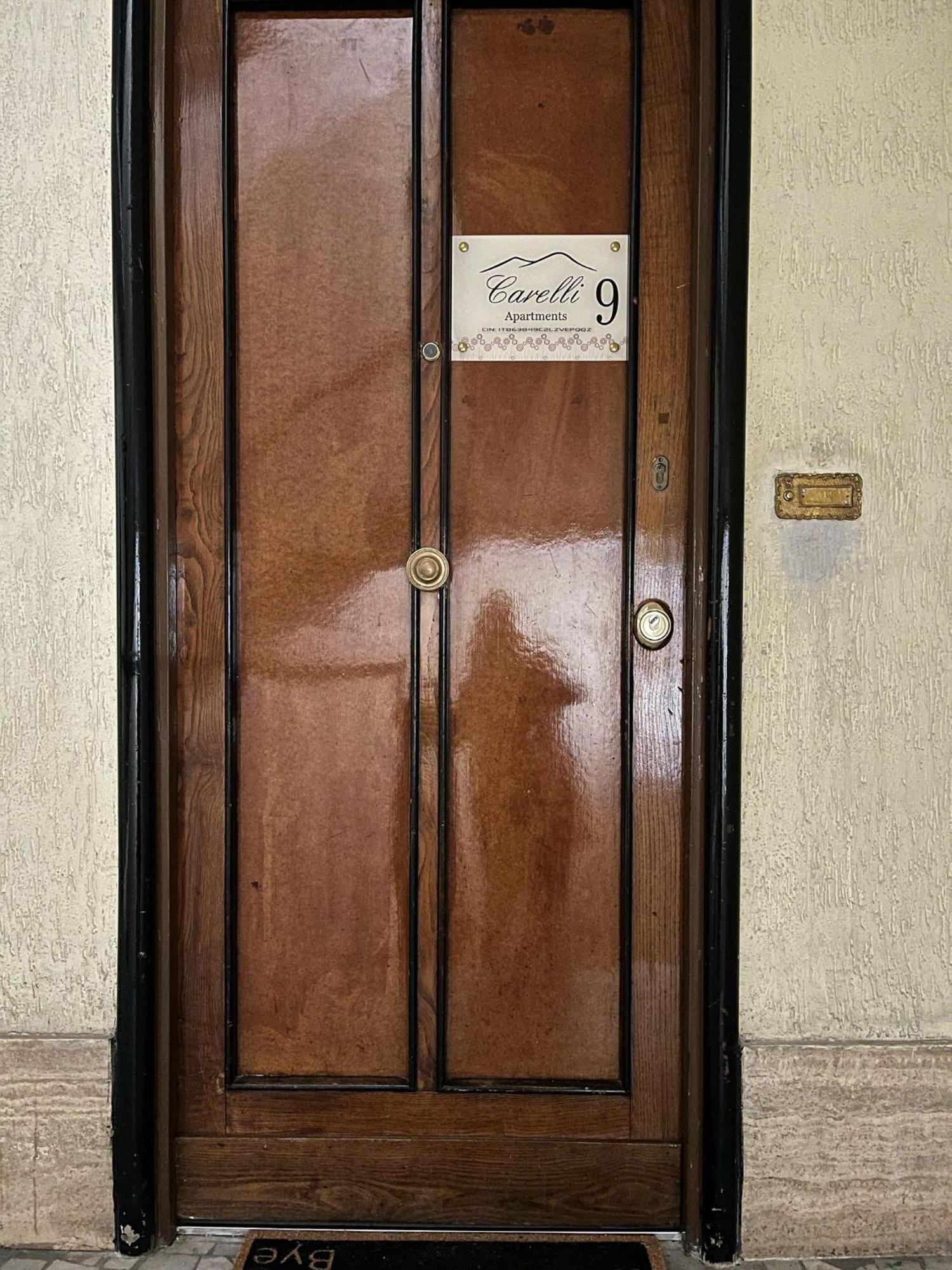 Carelli 9 3 Apartment Naples