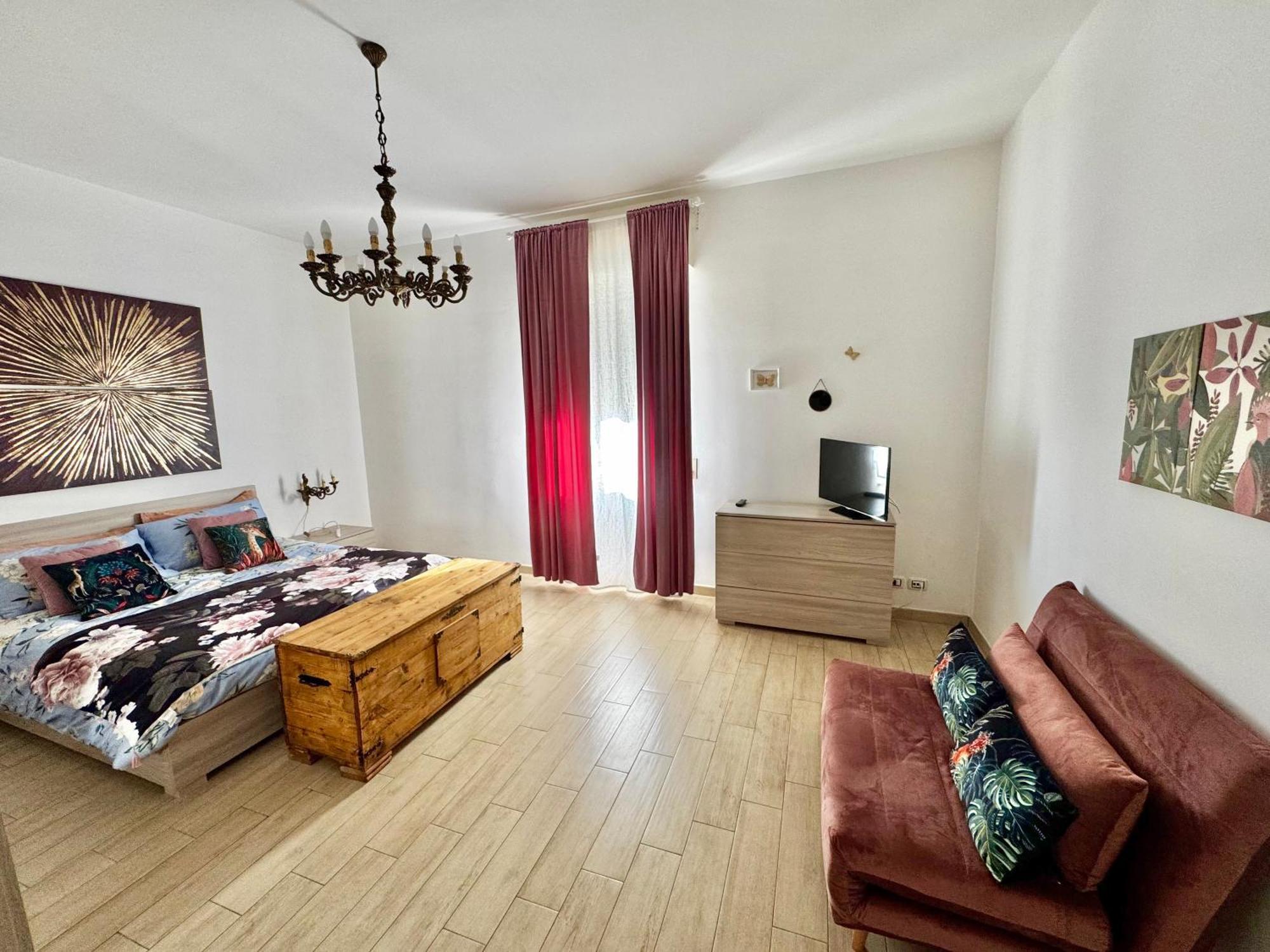 Apartment La Casa Di Sarah Aspetta Voi Naples