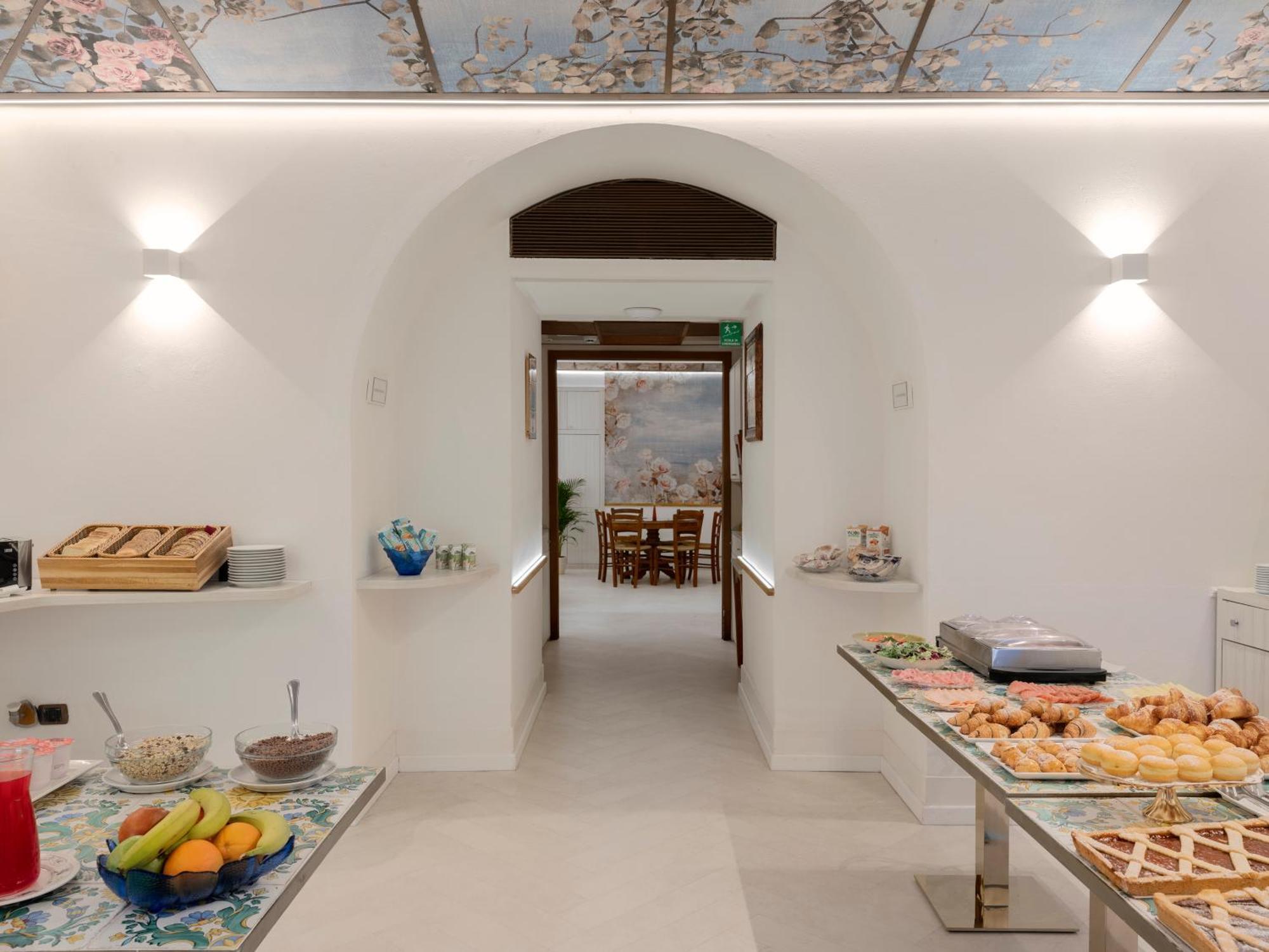 Hotel Grand Europa & Restaurant Naples