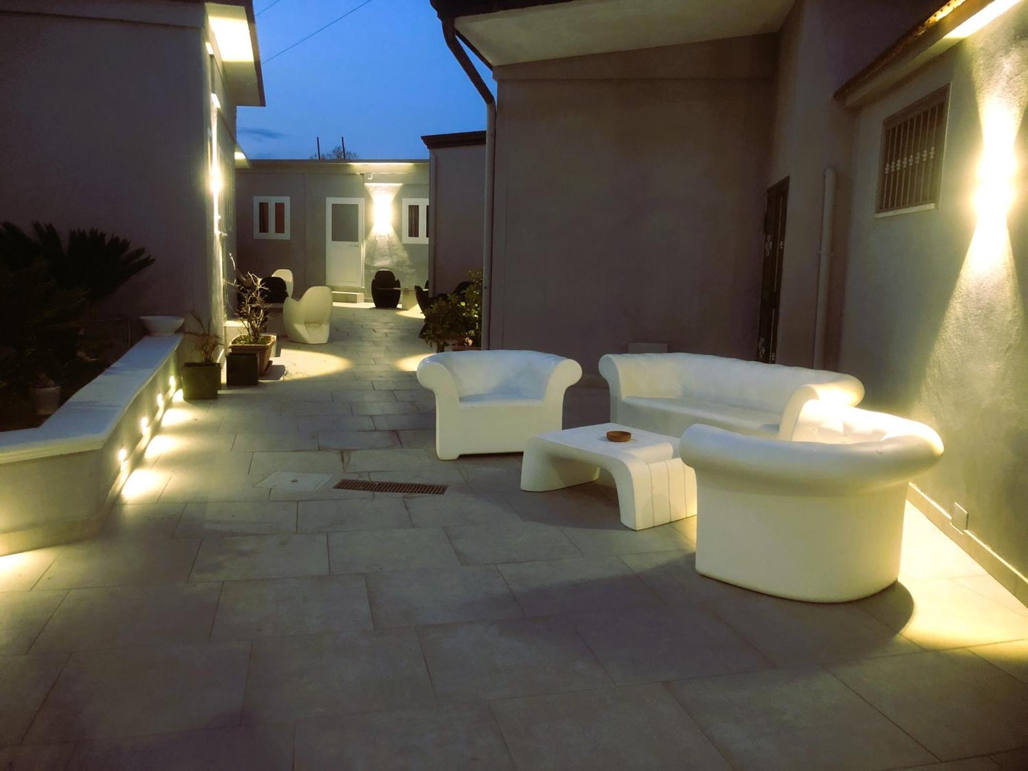Serena 3* Naples