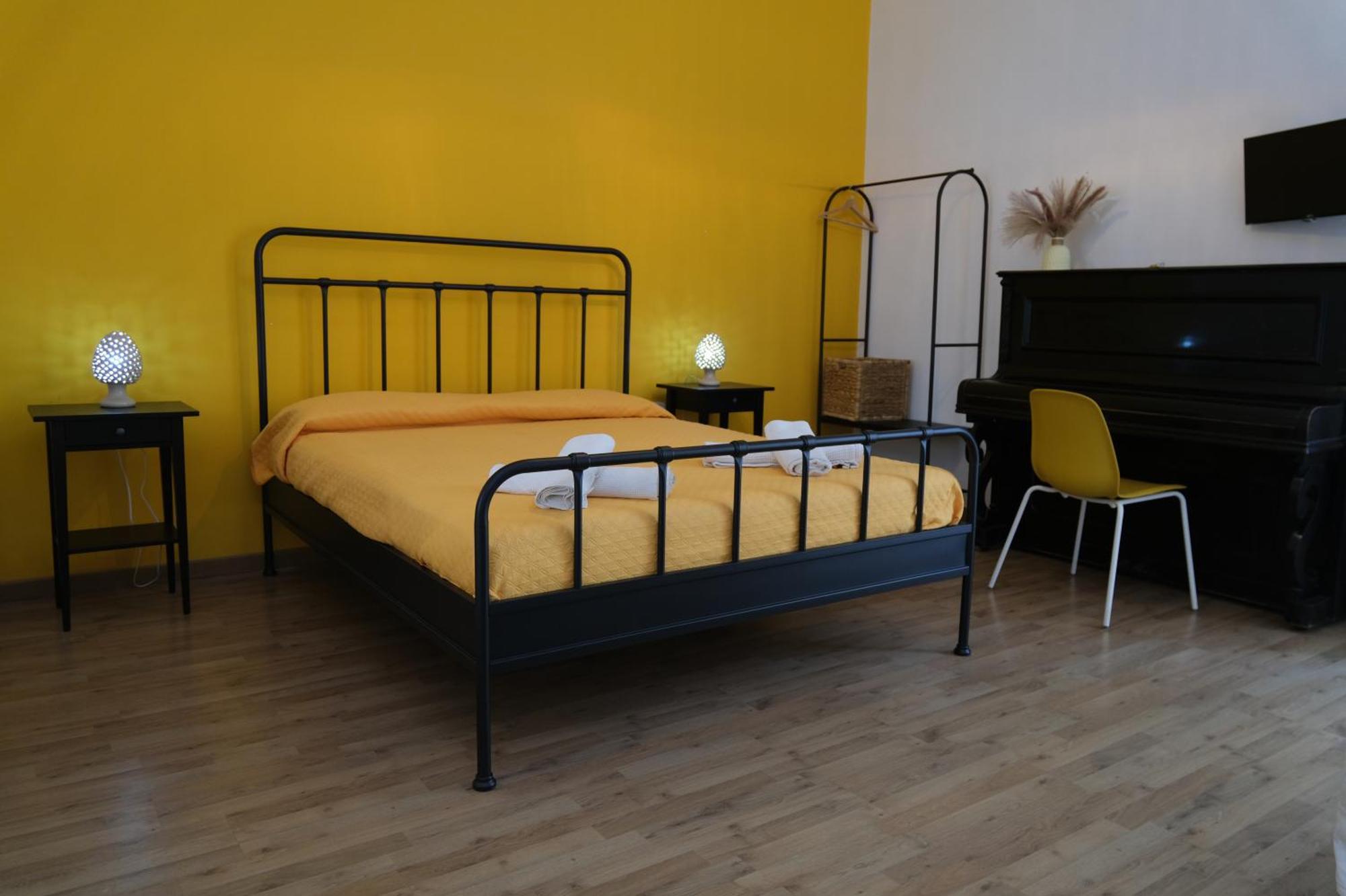 Tarumbo Naples