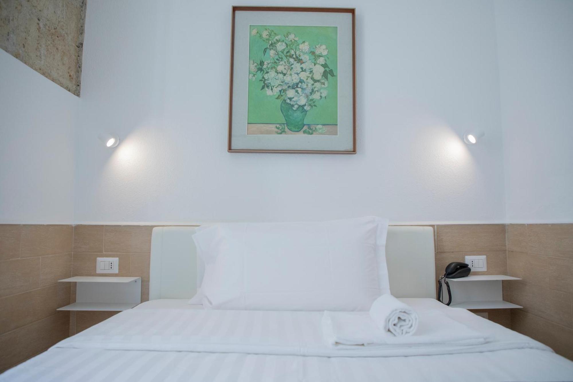H22 Hotel Naples