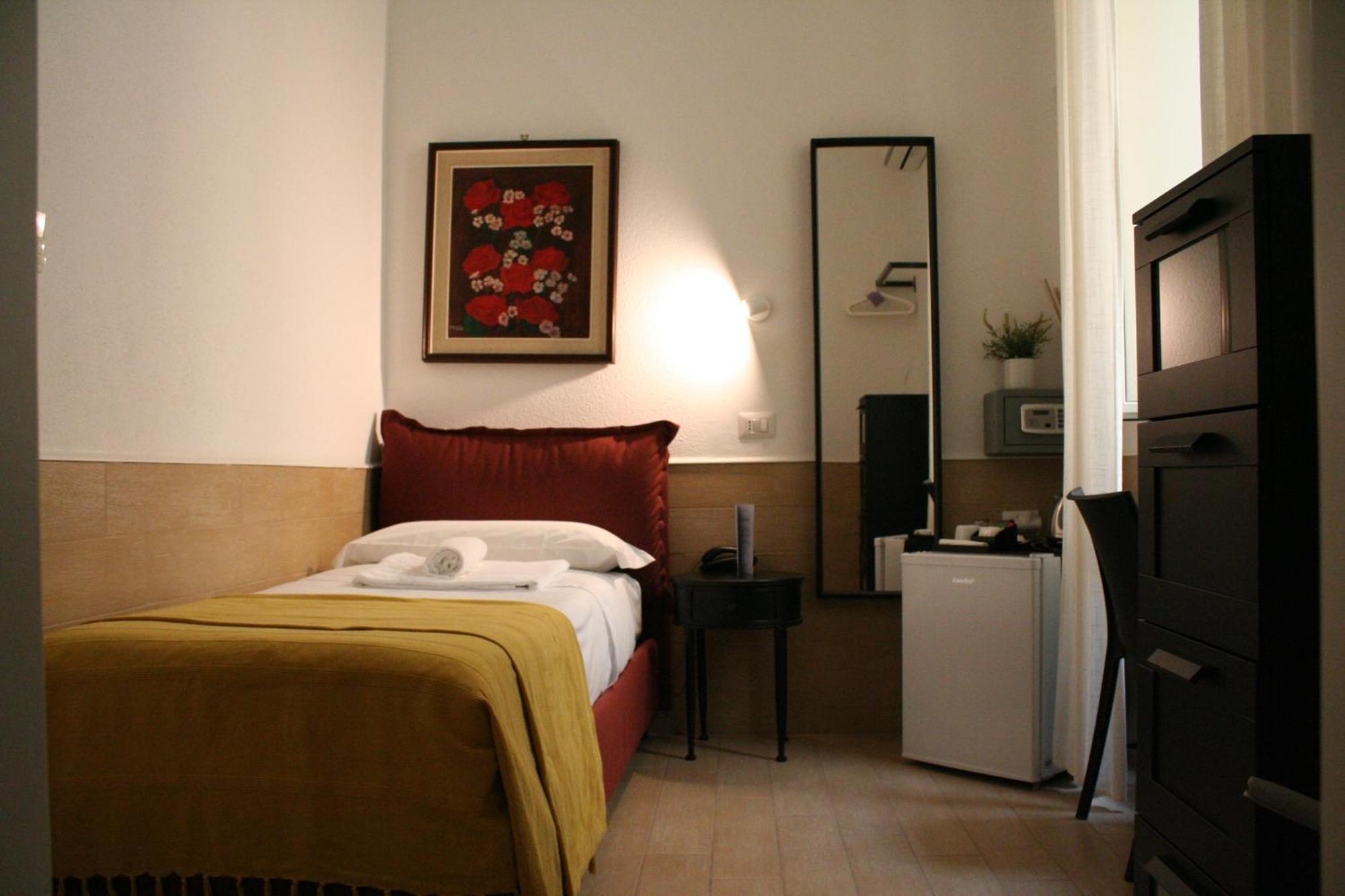 Hotel H22 Naples