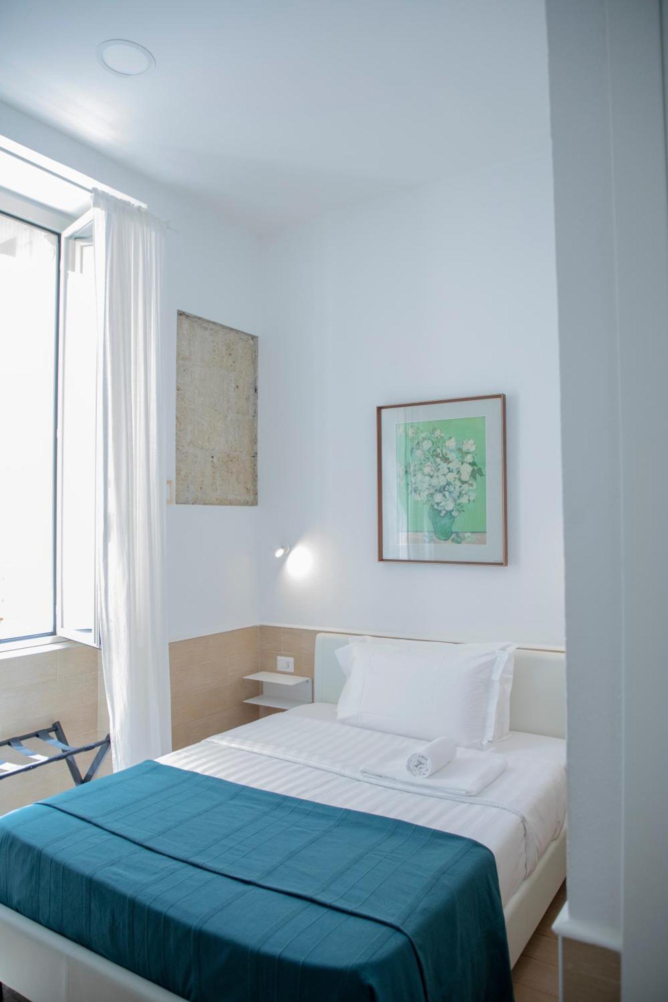 Hotel H22 3*