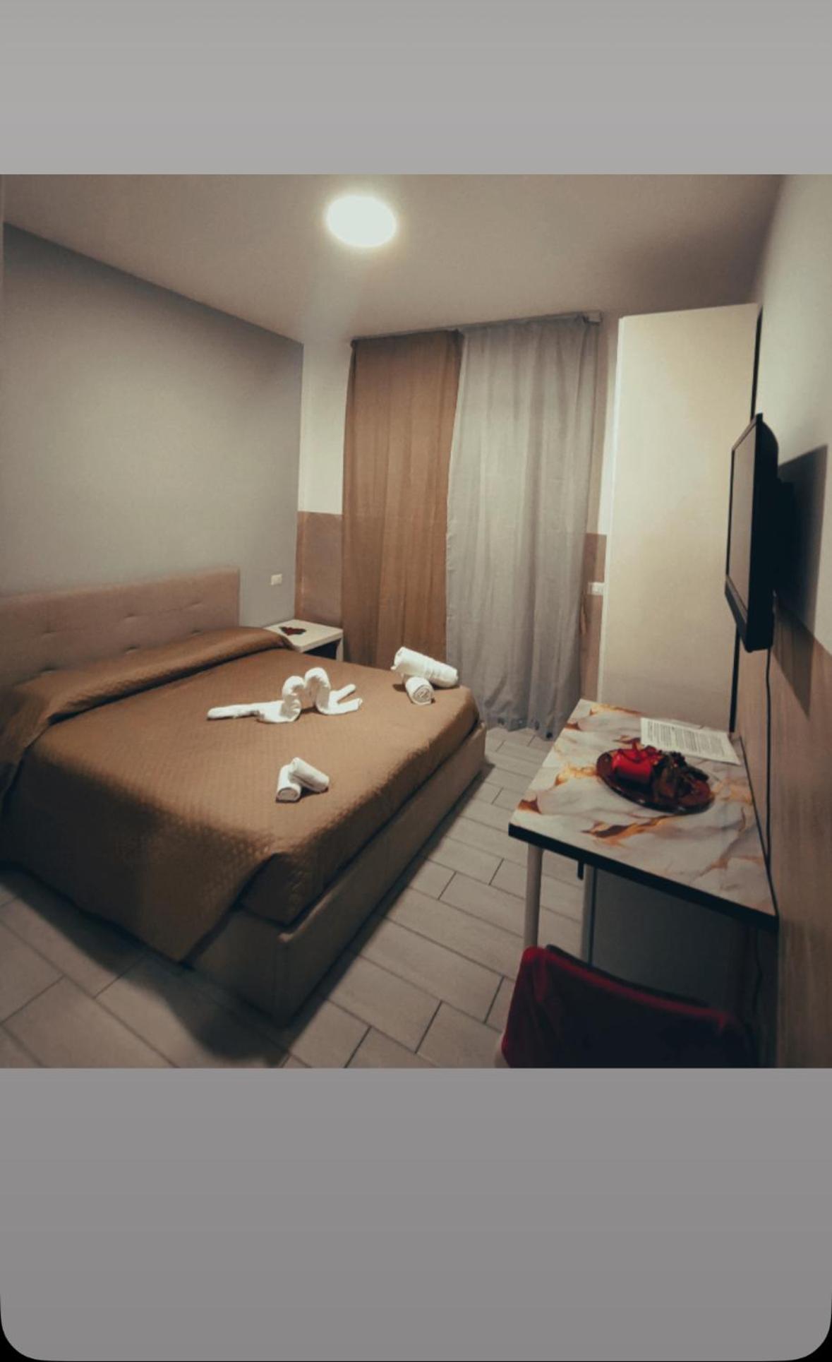Neapolis Center Naples