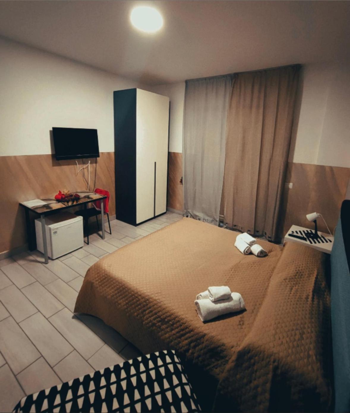 Neapolis Center 2*