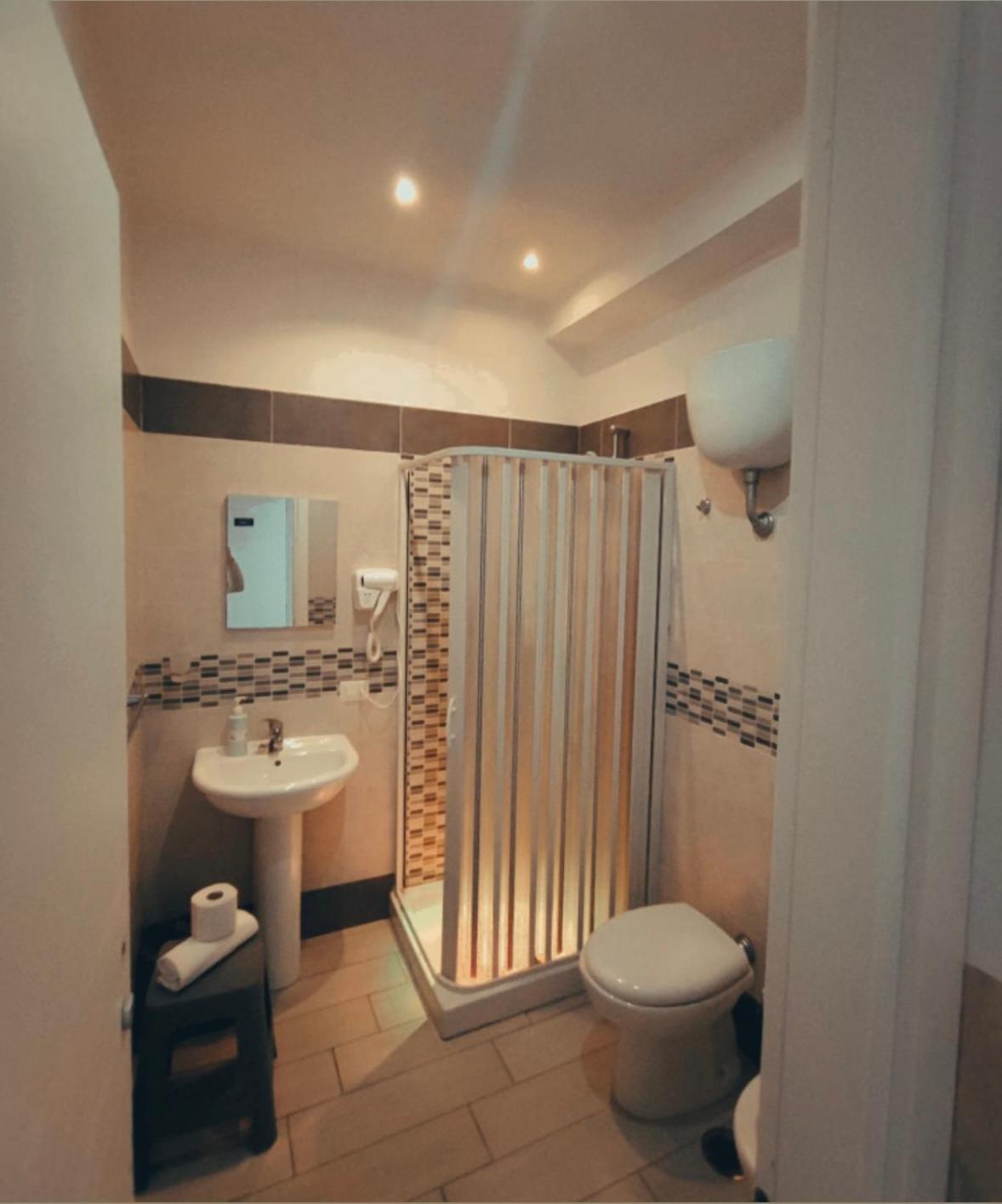 Neapolis Center 2* Naples