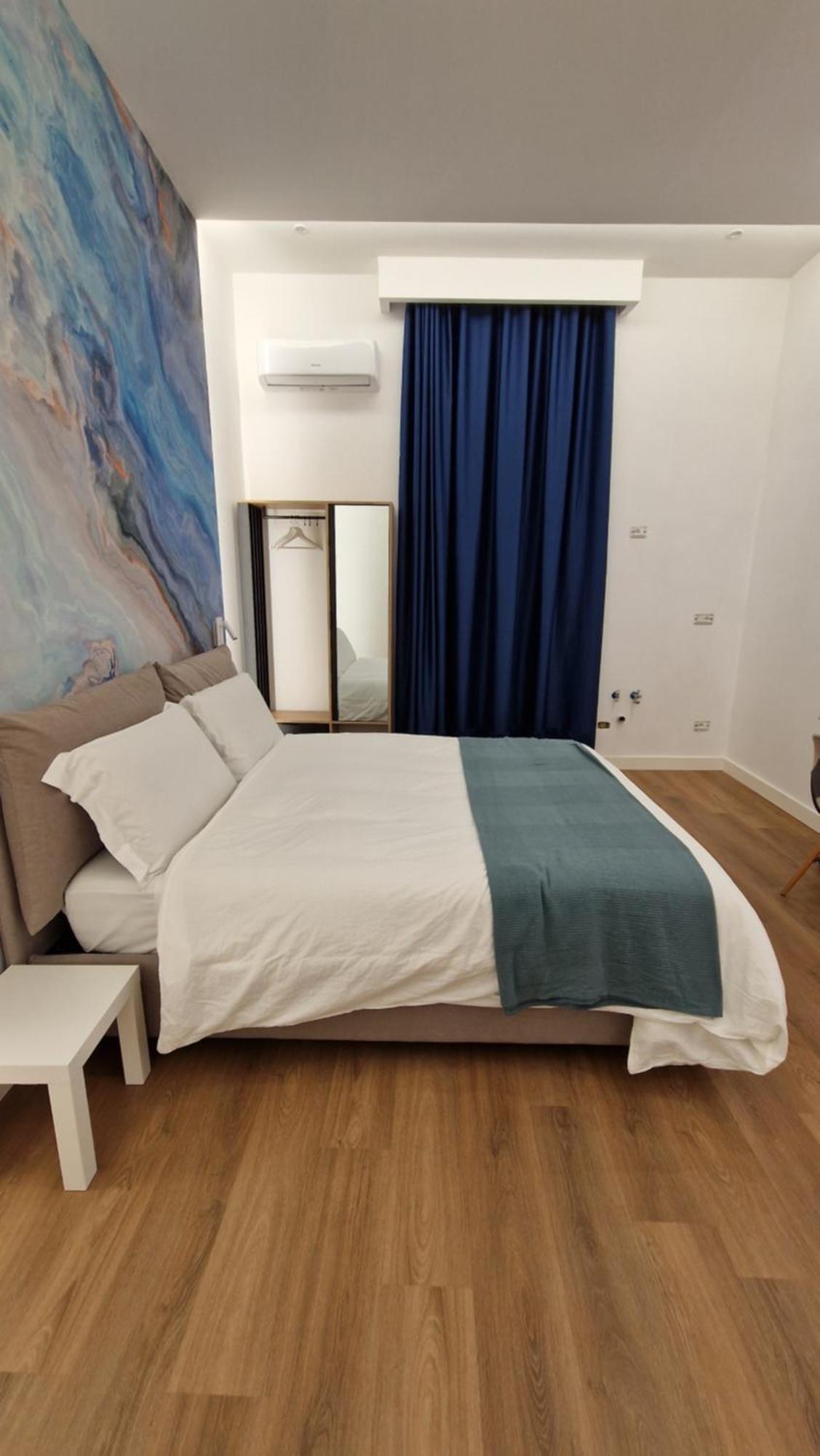 Center 2* Naples