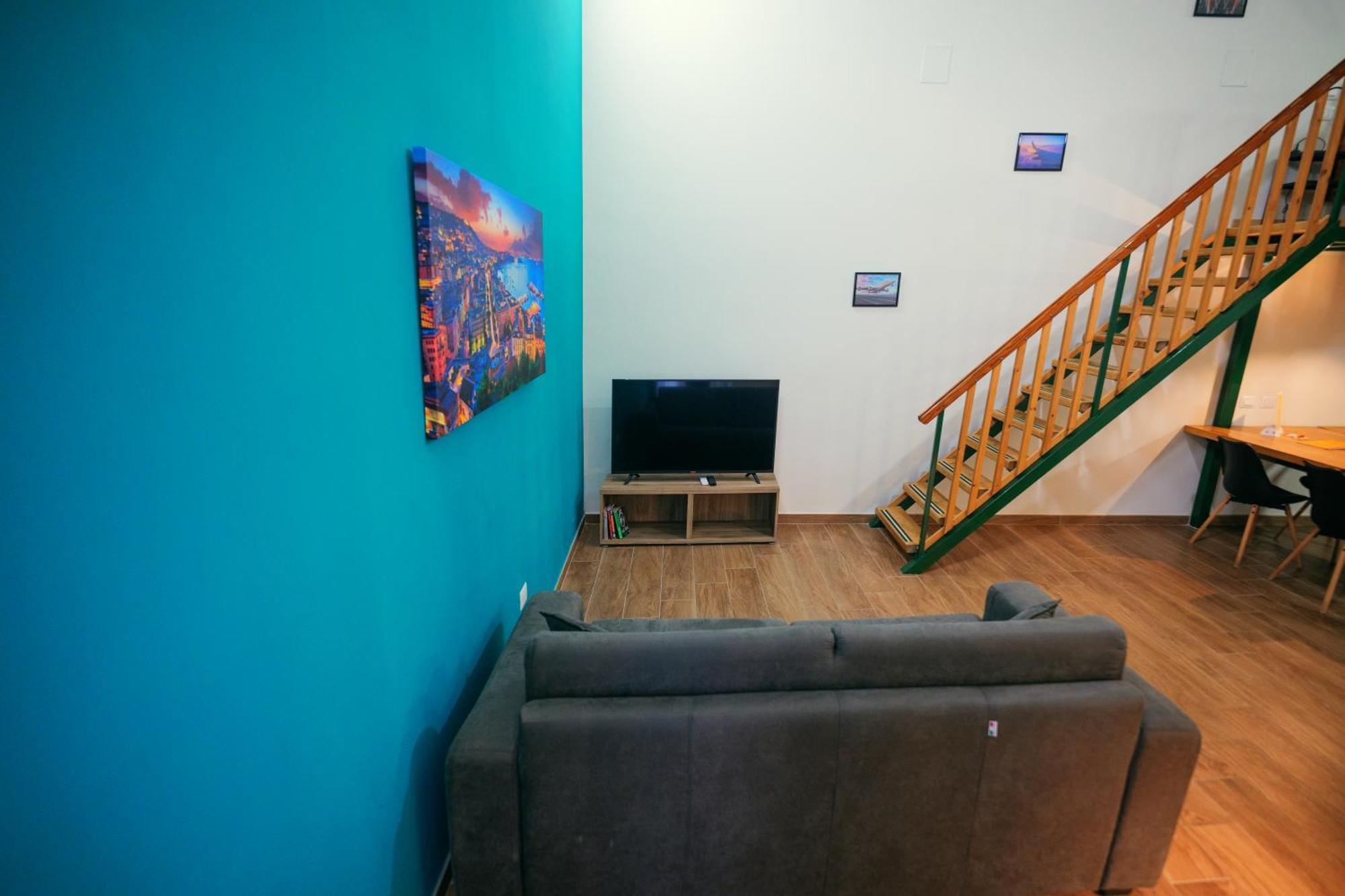 Terminal 1 Apartment *