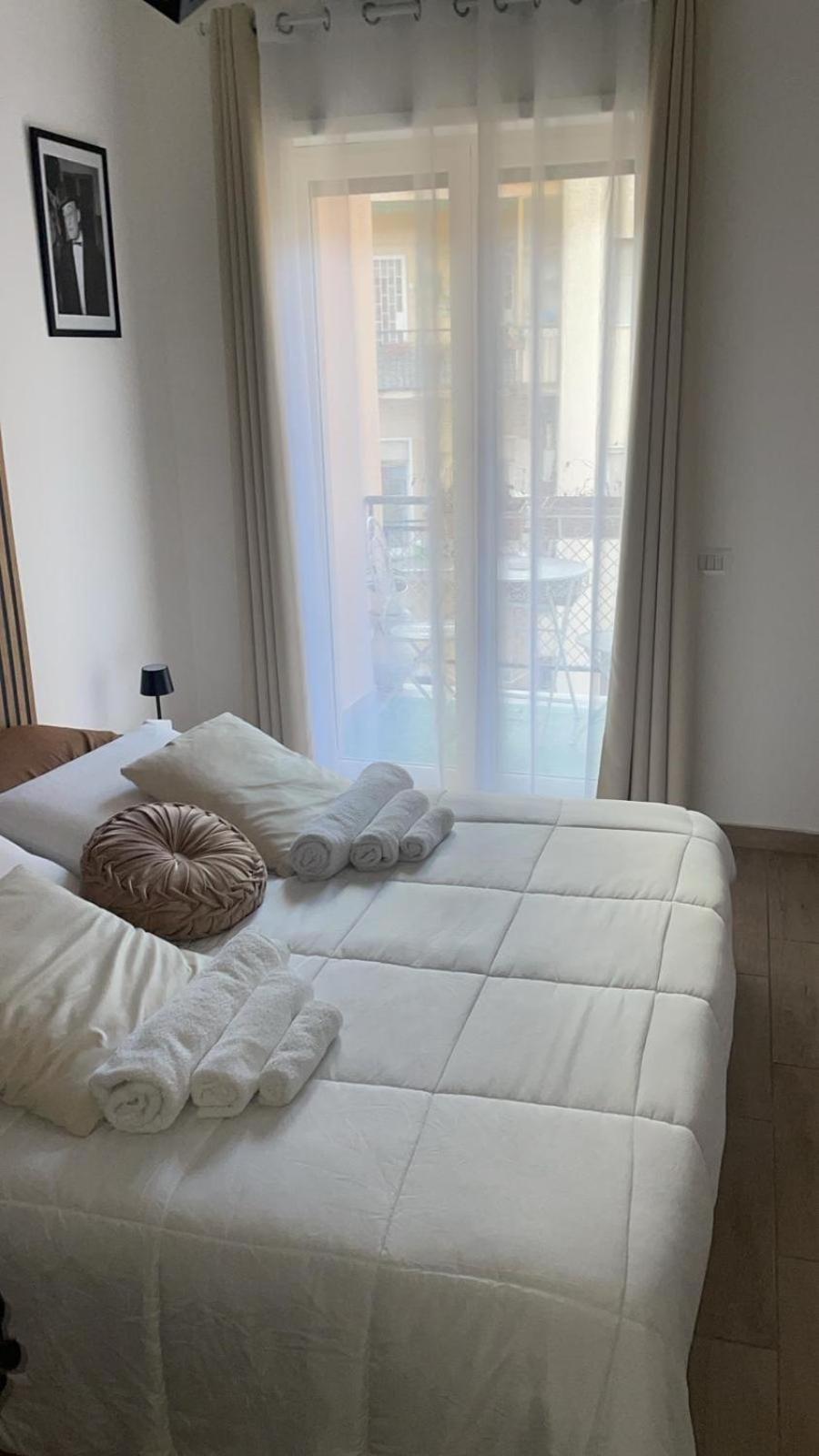 Niluna Naples