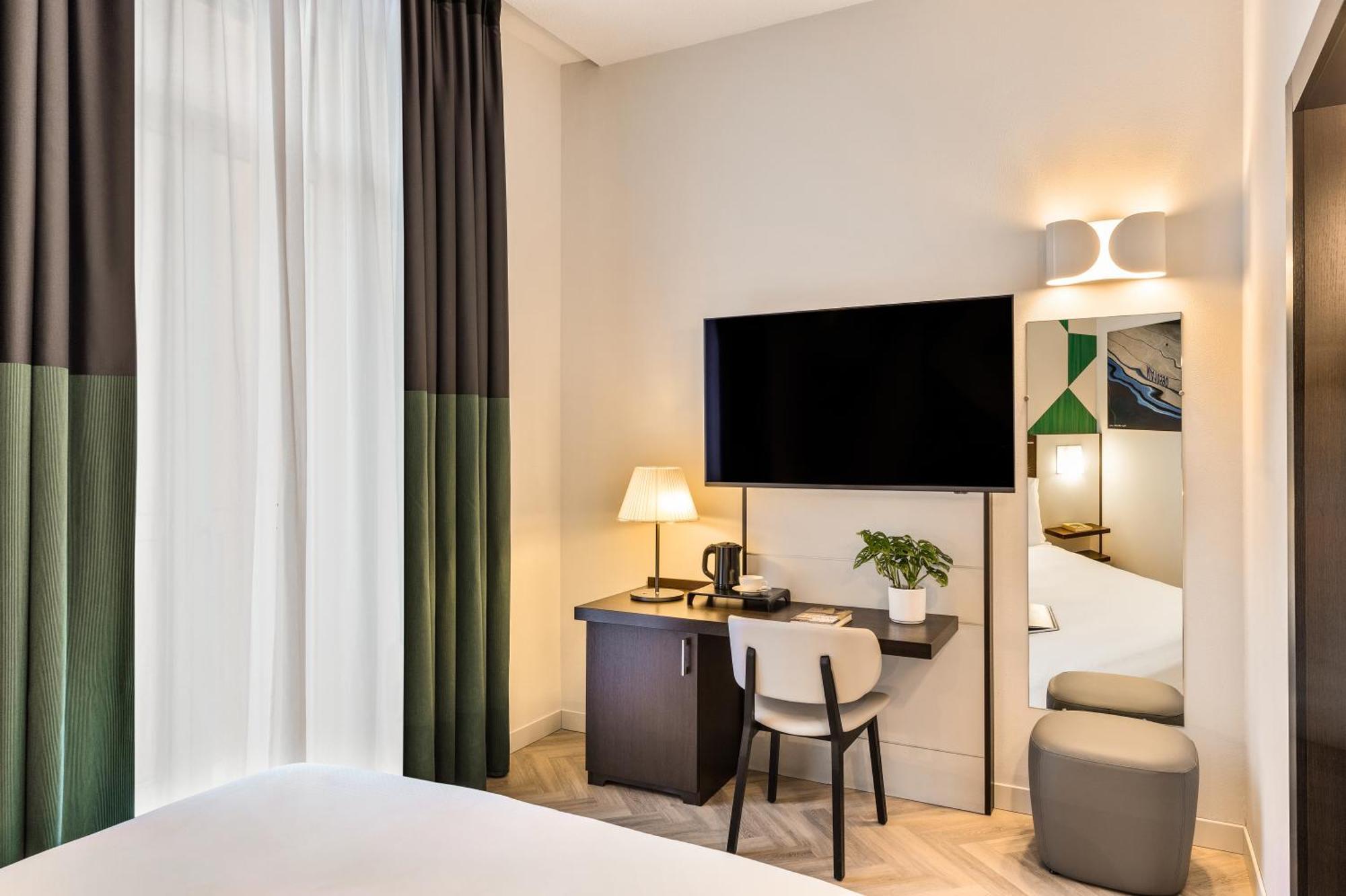 Mercure Centro Angioino 4* Naples