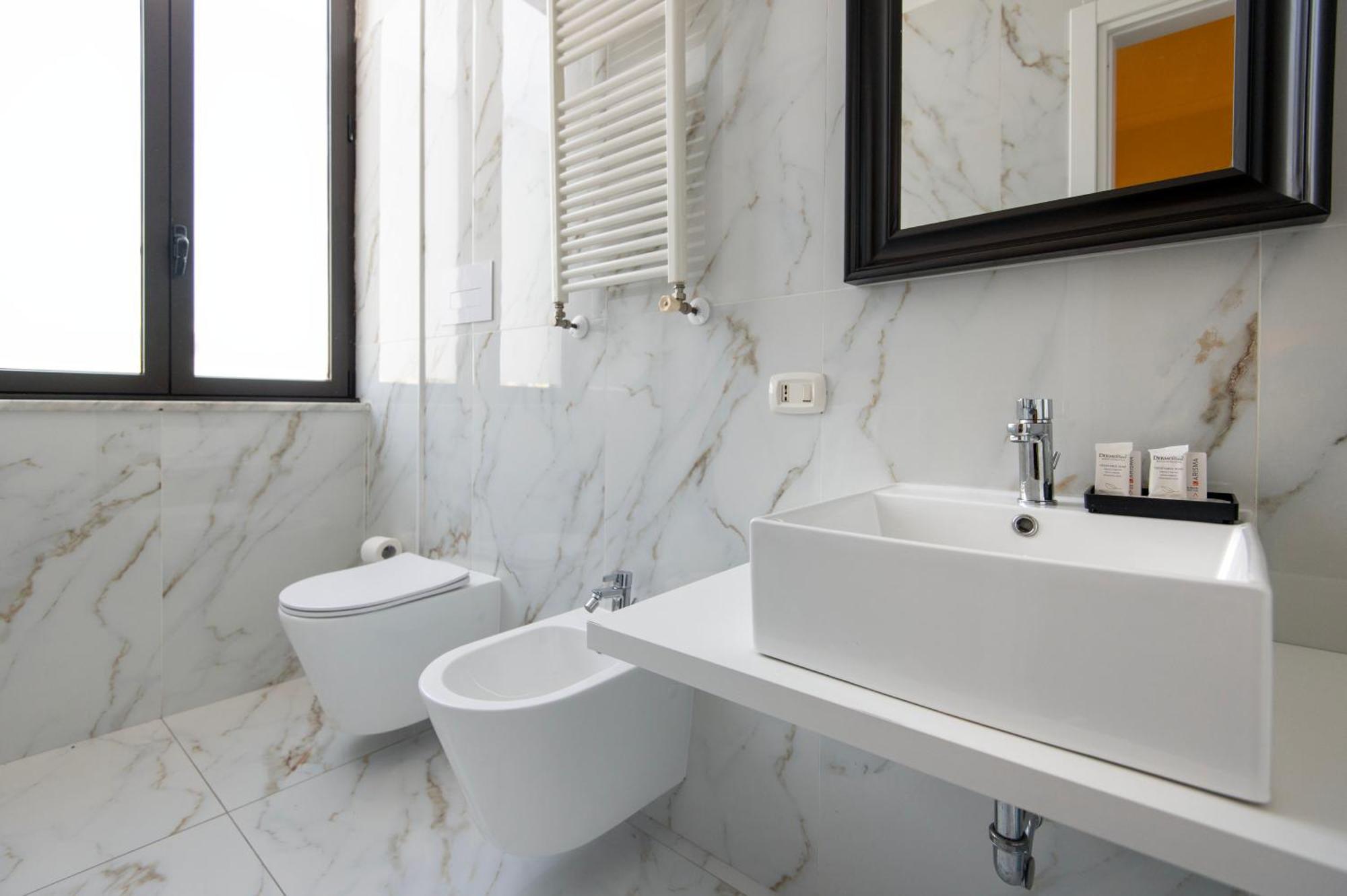 Nuvo Hotel 4*