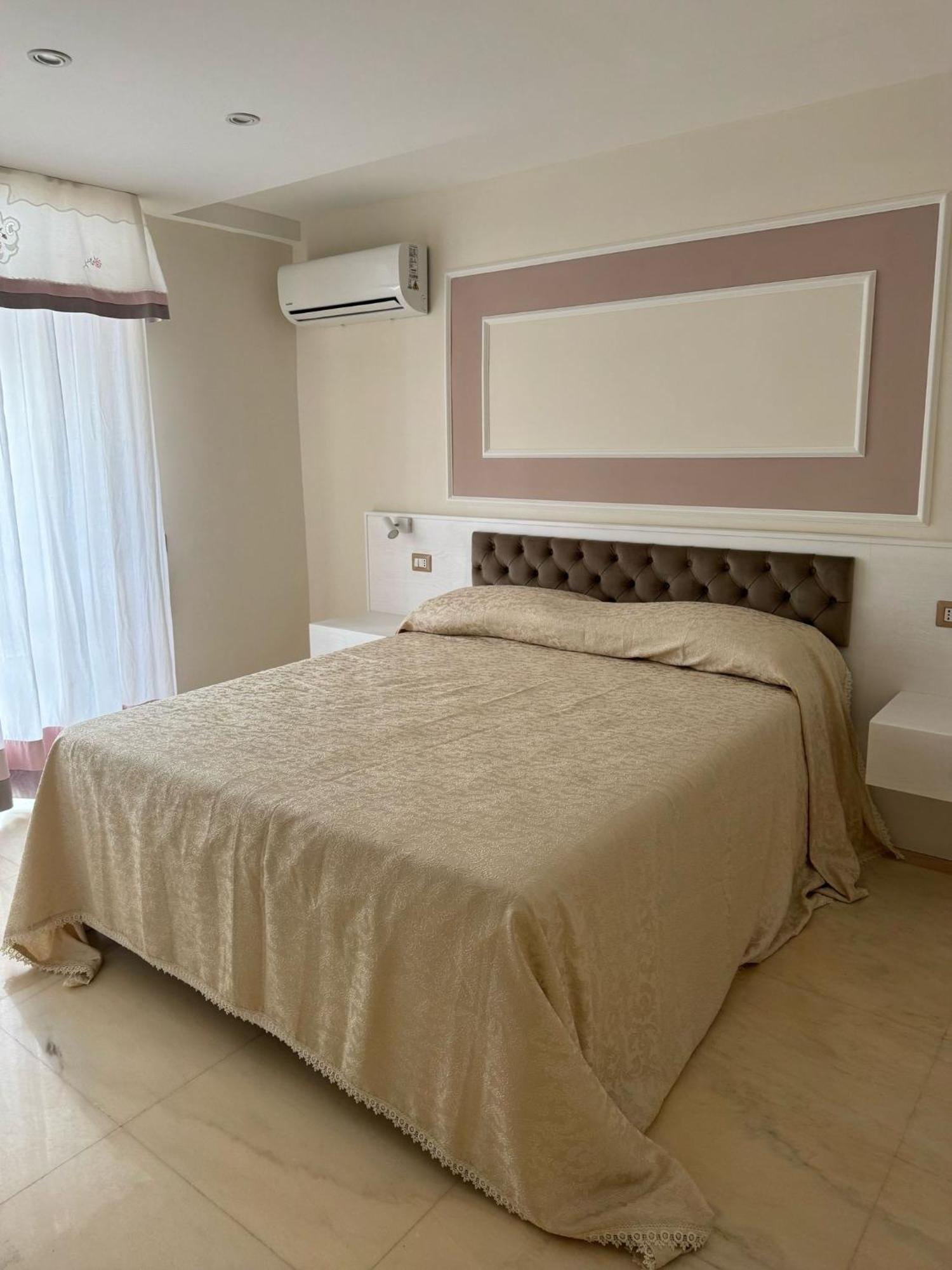 Bernini House Guest house Naples
