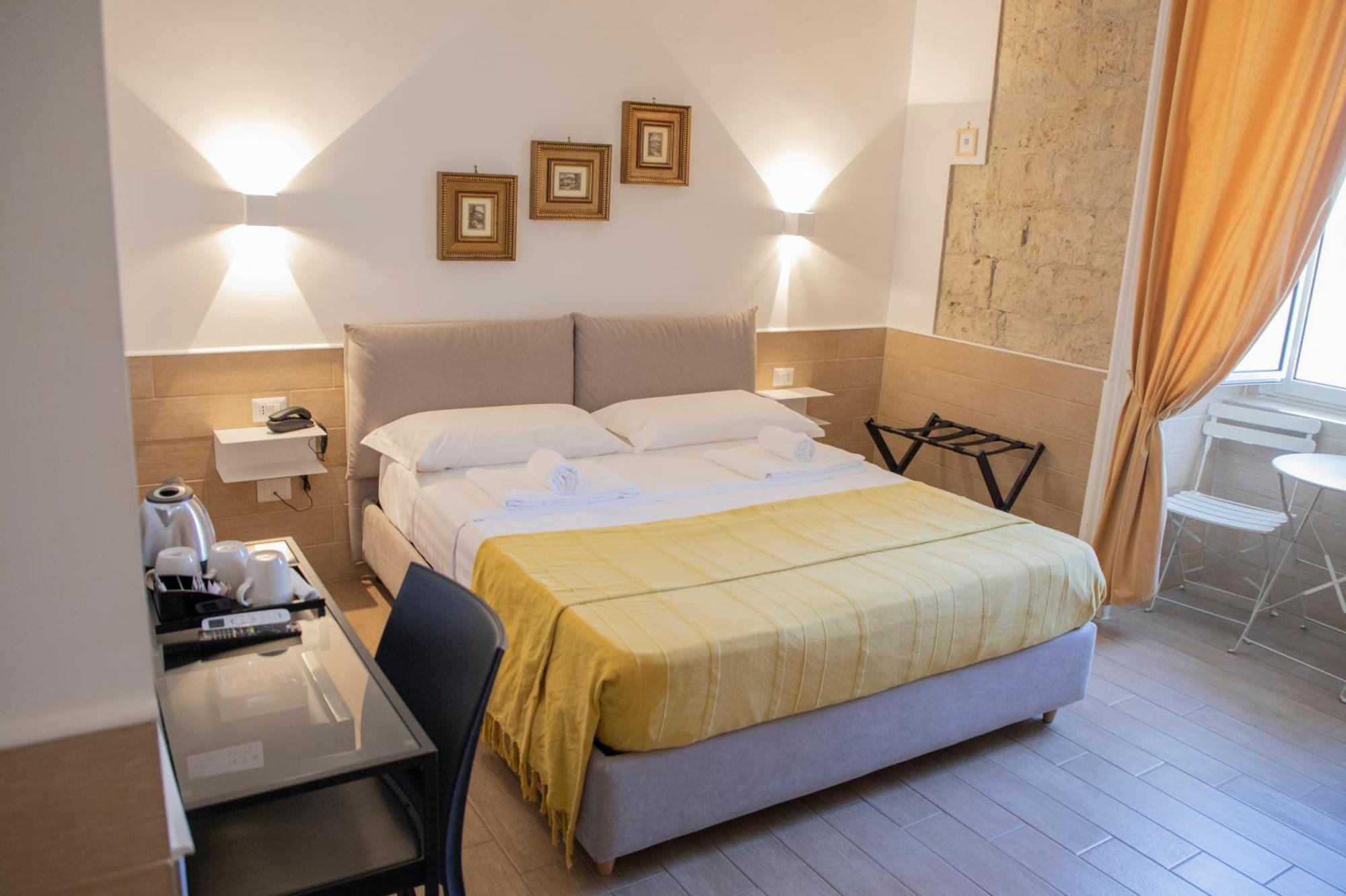Hotel H22 3*