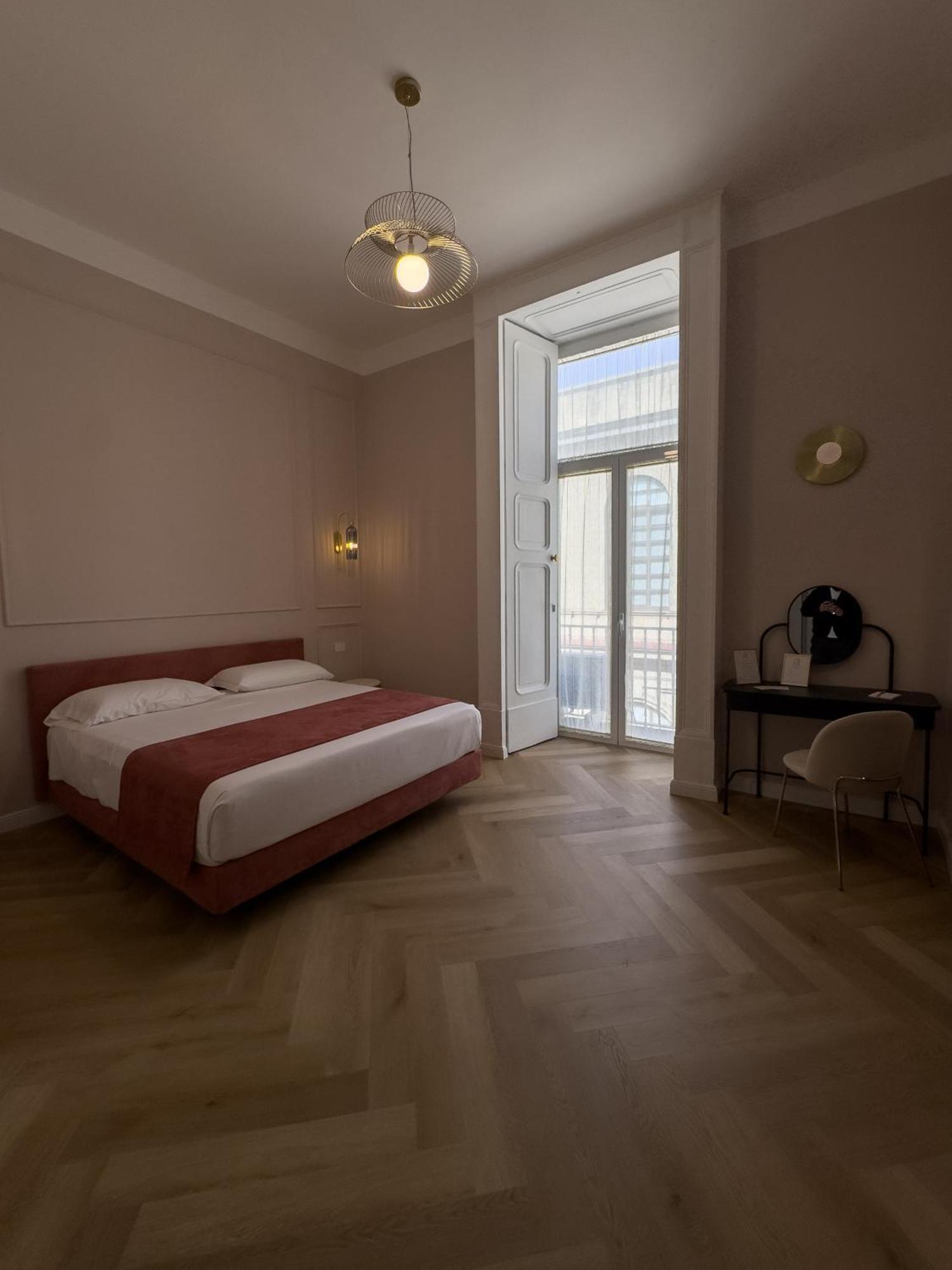 Boutique Luxury * Naples