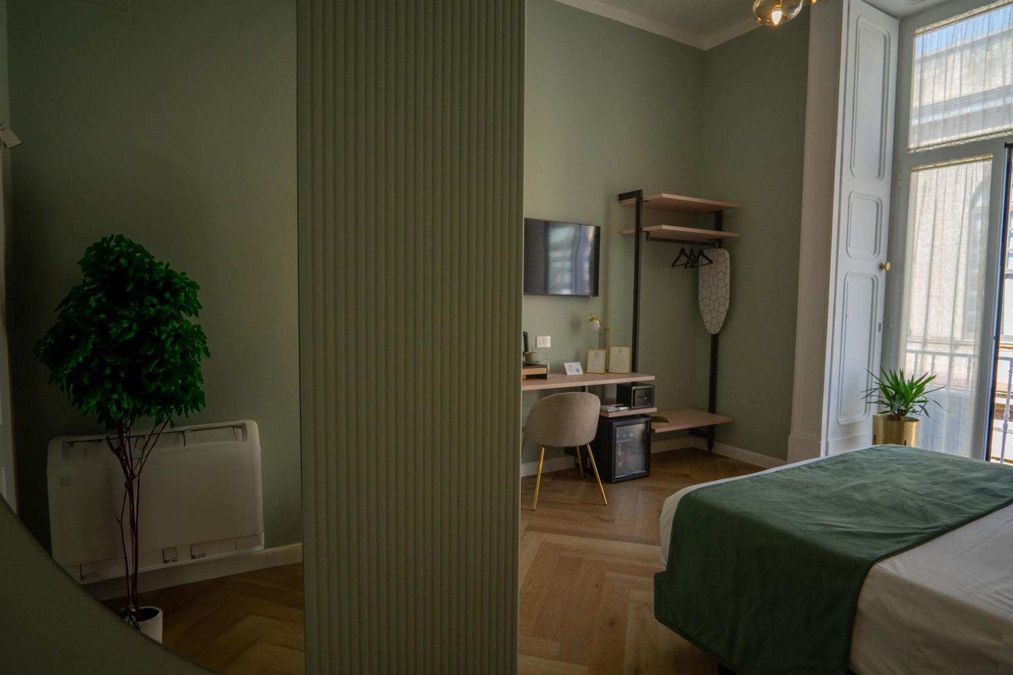 Boutique Luxury Naples