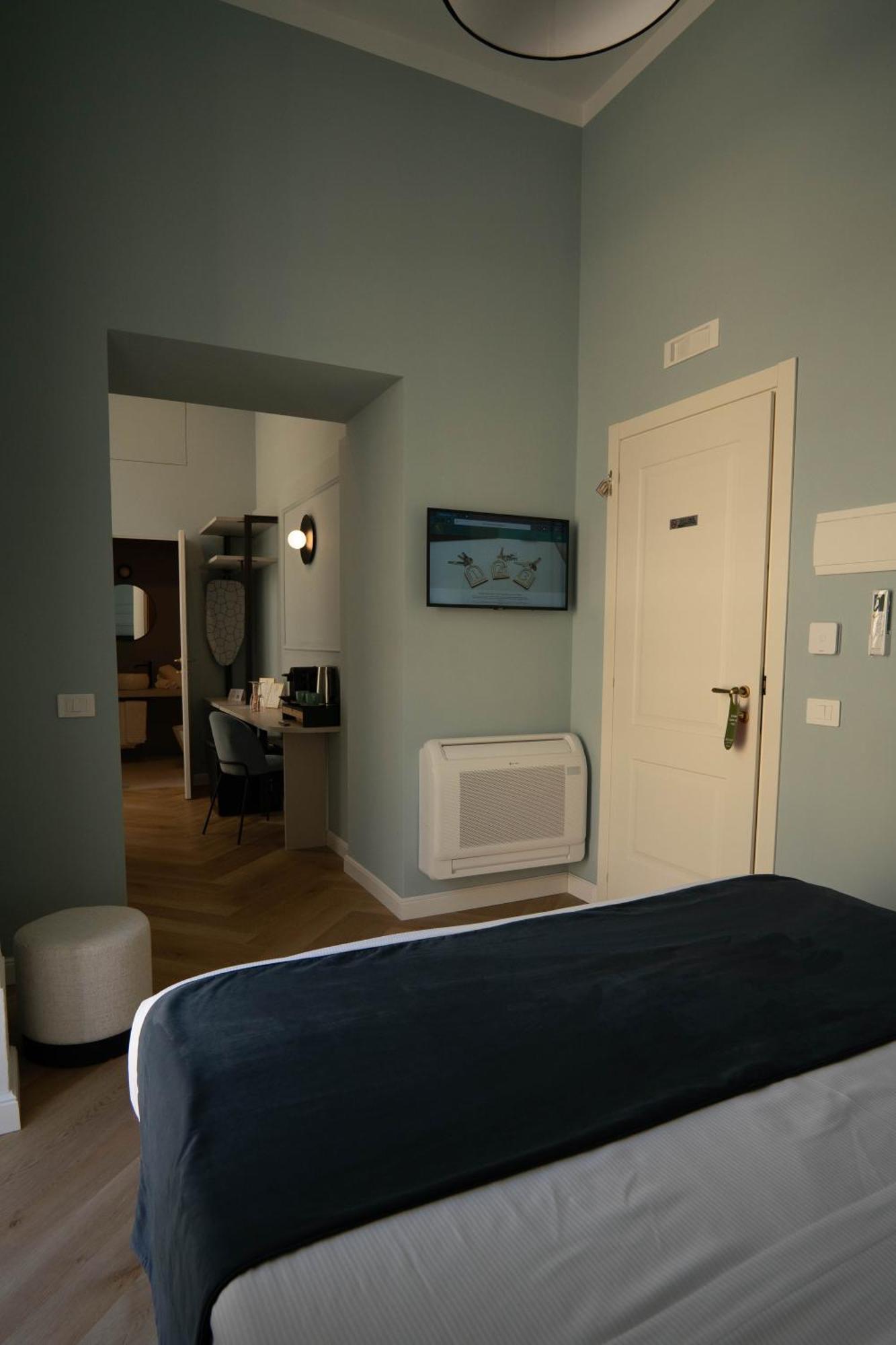 Boutique Luxury Naples