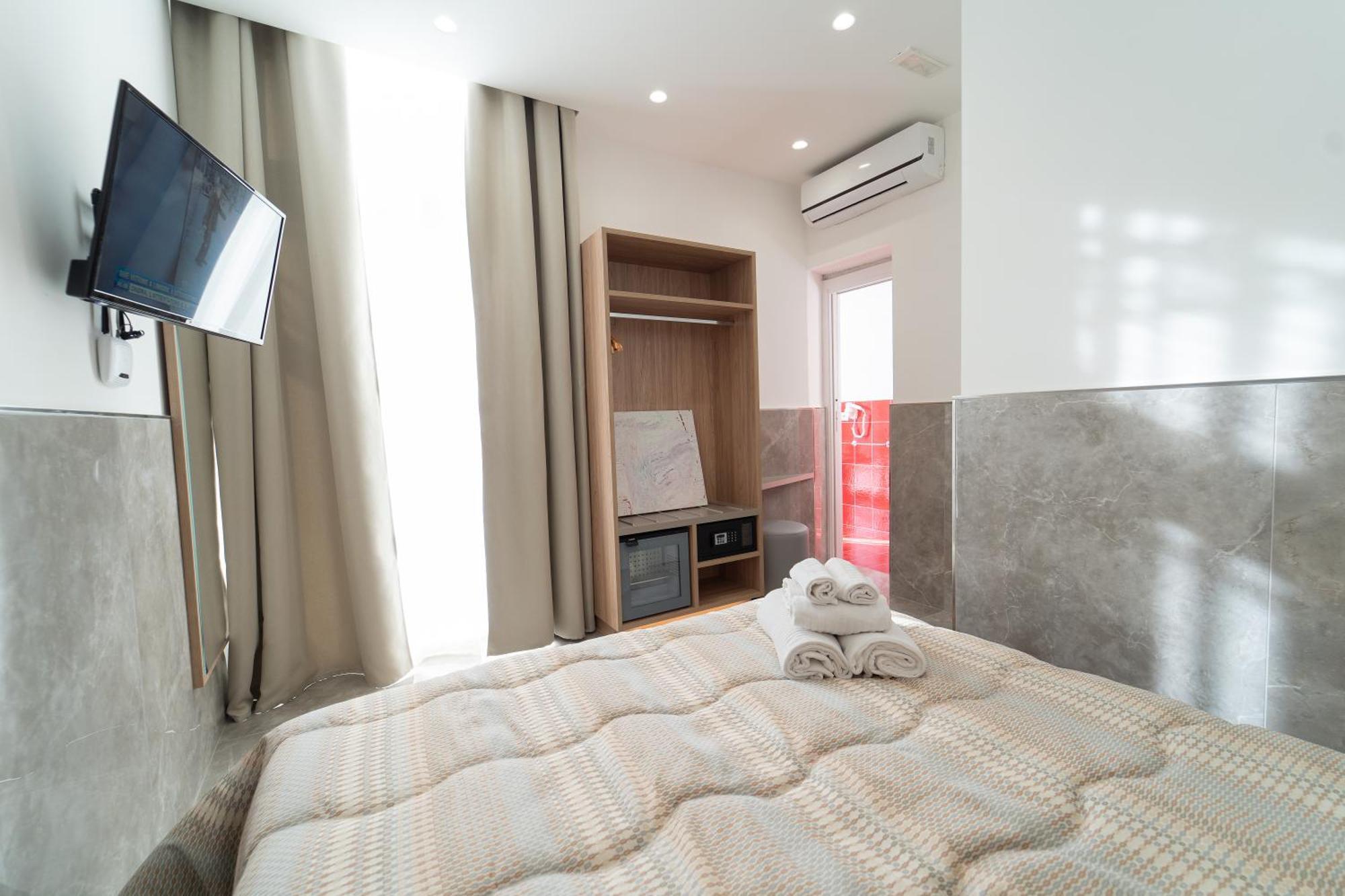 Le 4 Stagioni Dante H Centro, By Clapa Group Guest house 2*