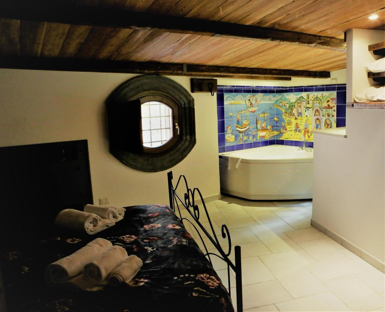 Apartment Piazza Del Gesu By Domusextra Naples