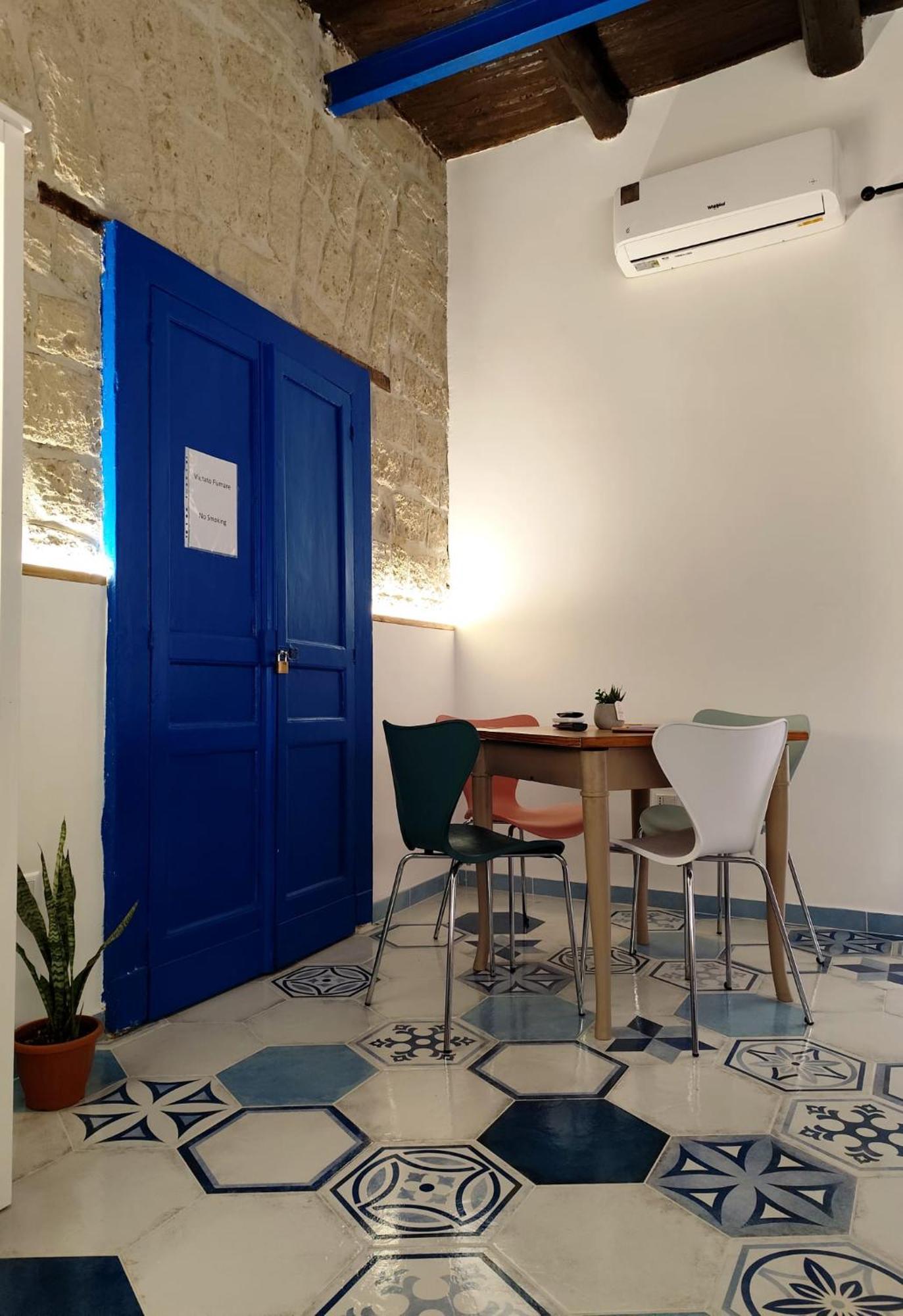 Montesantini House Naples