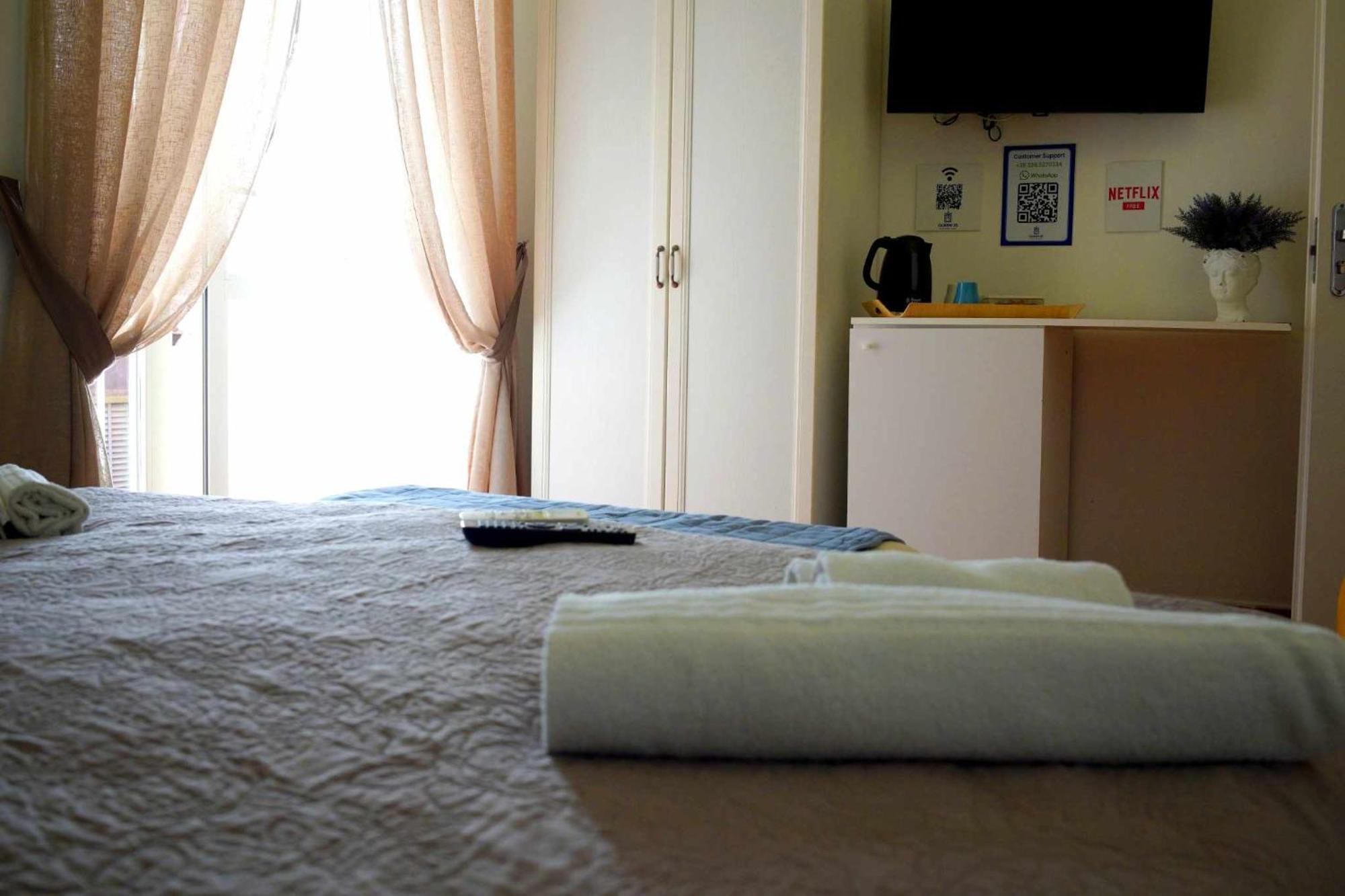 Queen 20 Luxury Duomo Bed & Breakfast Naples