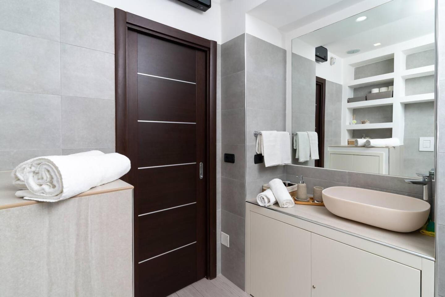 Apartment Daymoon House Merliani Vomero Naples