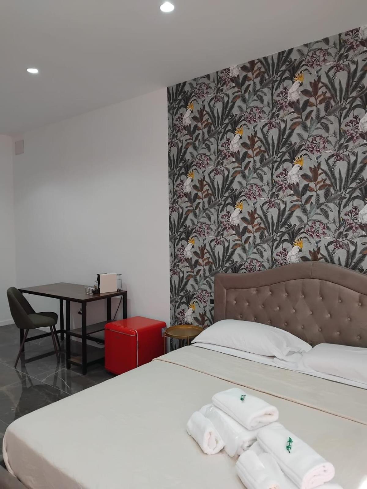 Tiffany & Babylon Luxury Aparthotel Naples