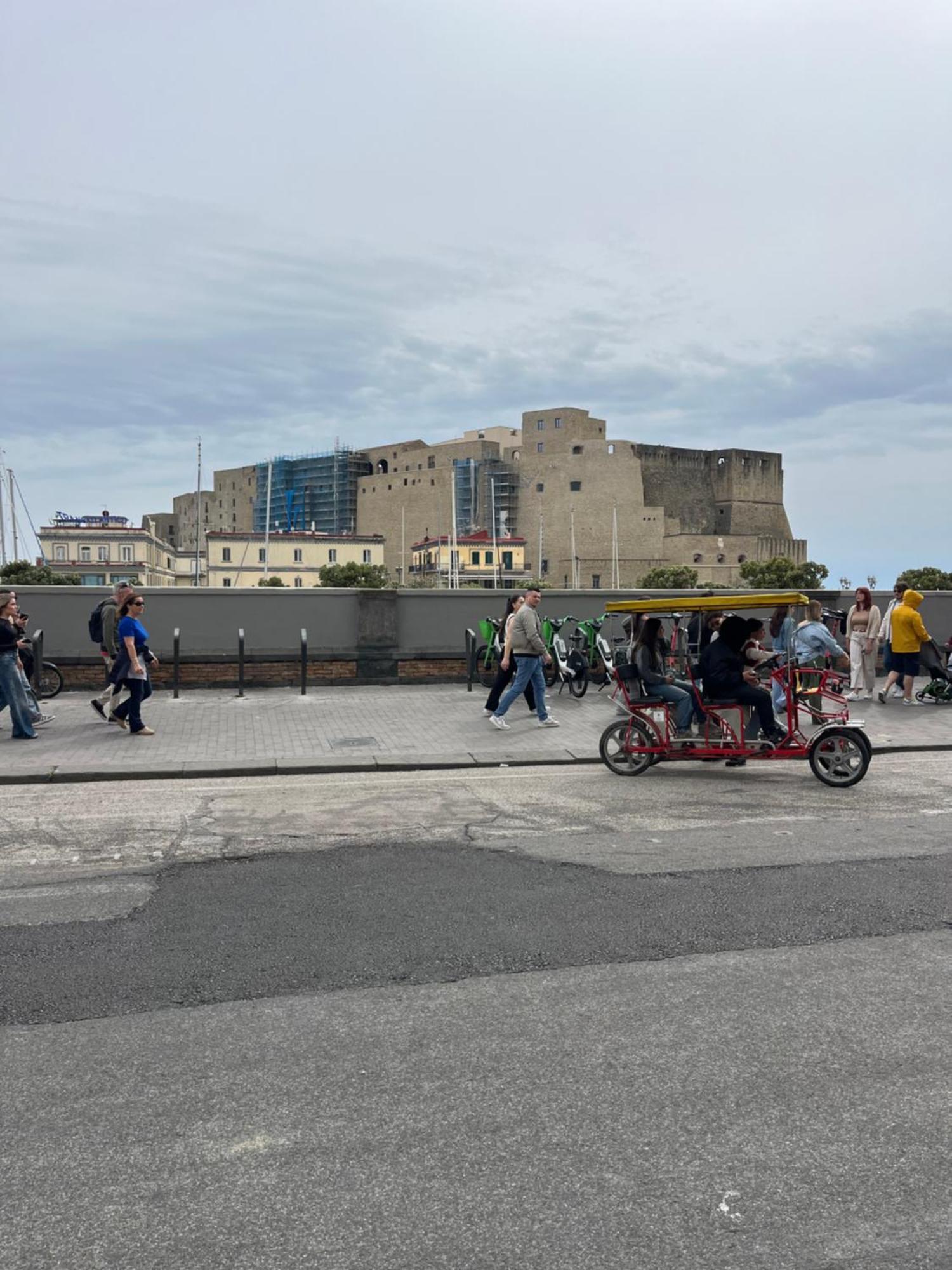 Un Posto Solare Naples