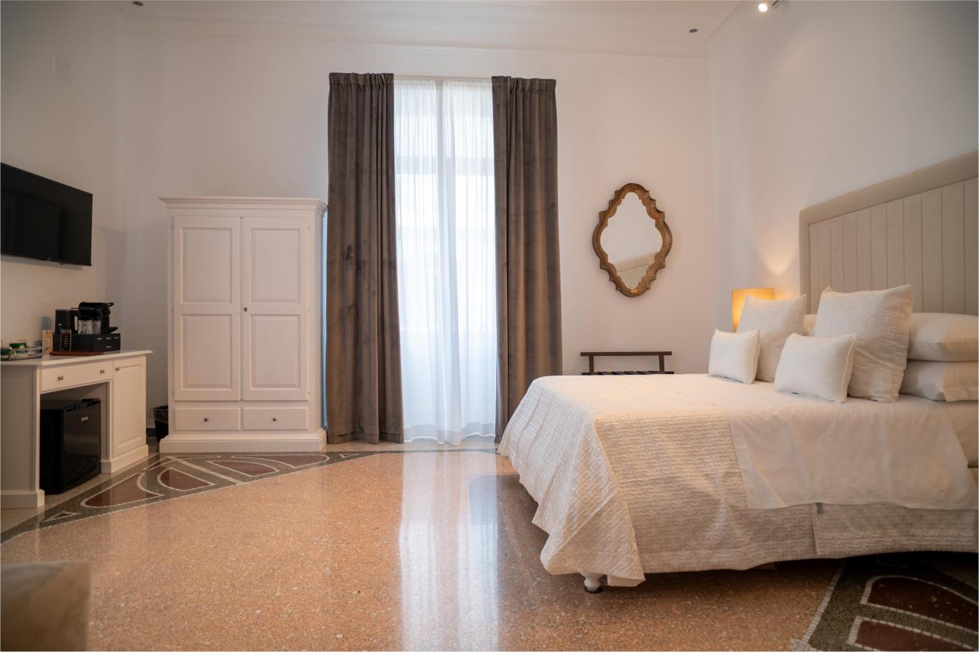 Guest house La Corte Di Partenope Luxury Suite Naples