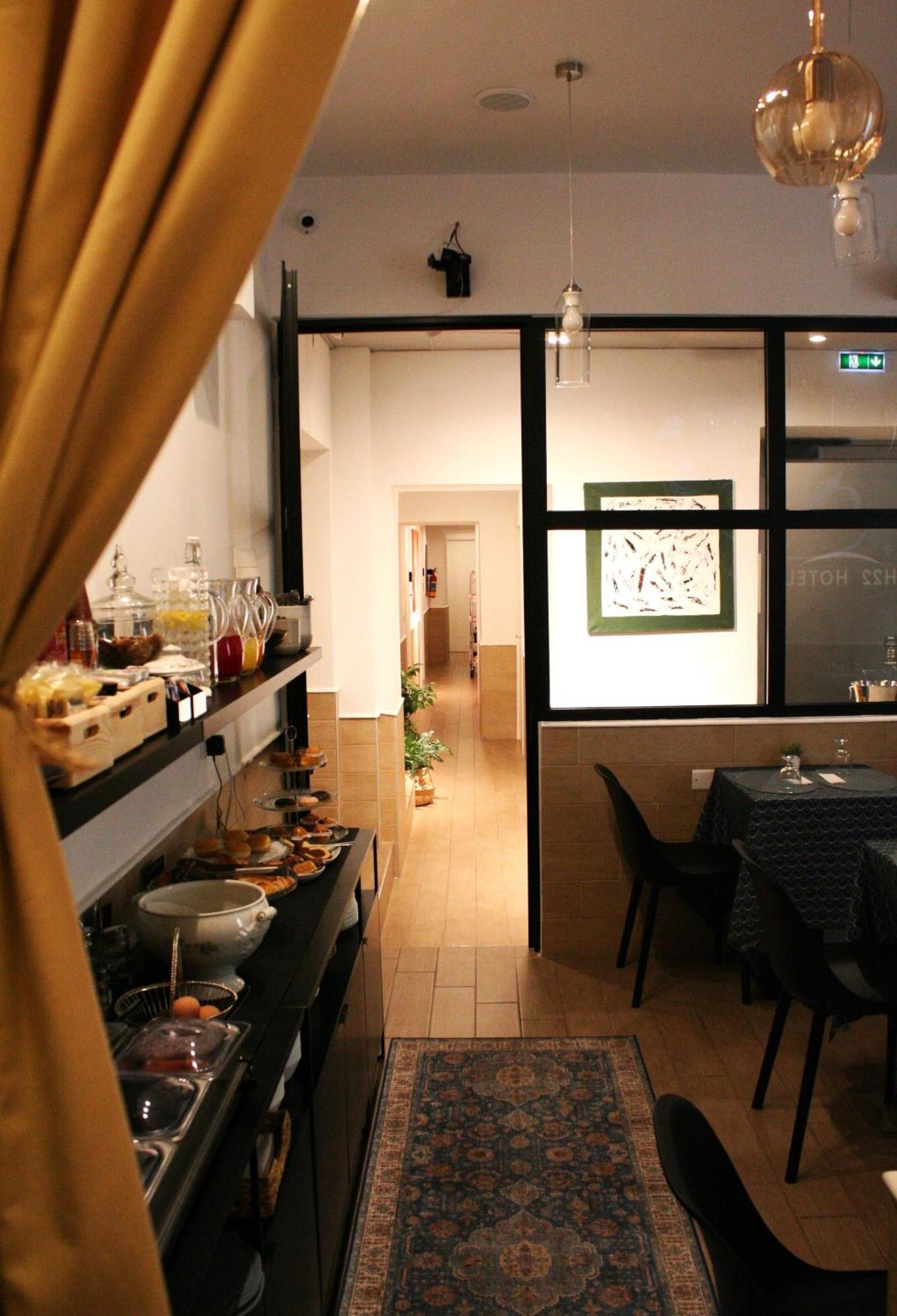 Hotel H22 3*
