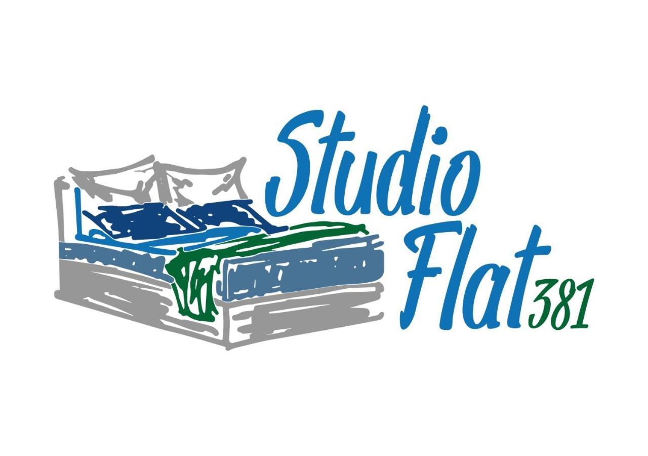 Flat 381 Apartment *