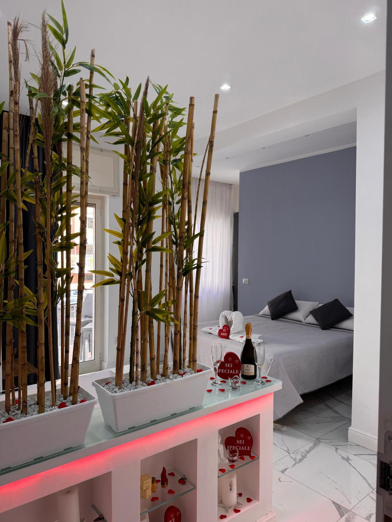 Lady Mary's Luxury Naples
