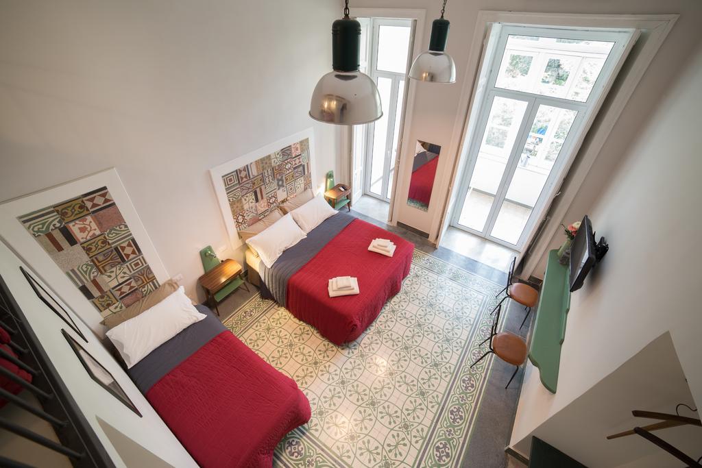 Bed & Breakfast The Foria House By House In *
