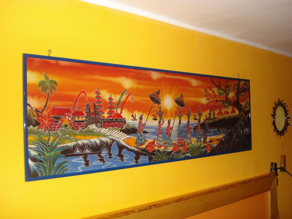 Orange House *