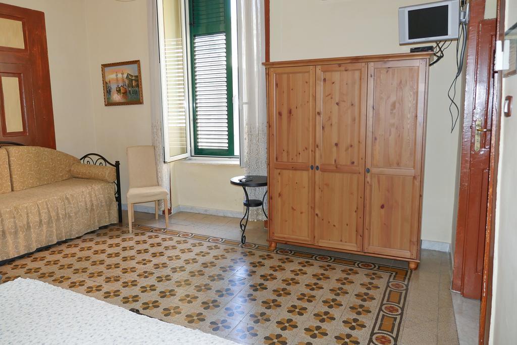 Guest house Domus Gemi Naples