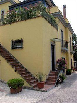 Medici Naples
